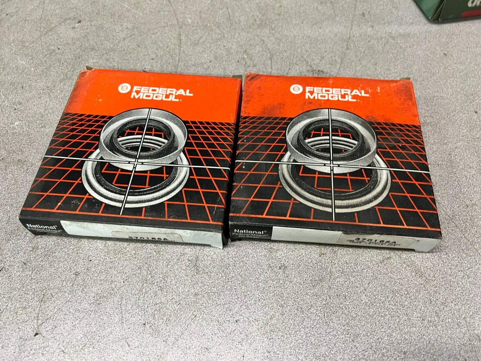 LOT OF 2 NEW IN BOX FEDERAL MOGUL B-370165-BG OILSEAL 370165A