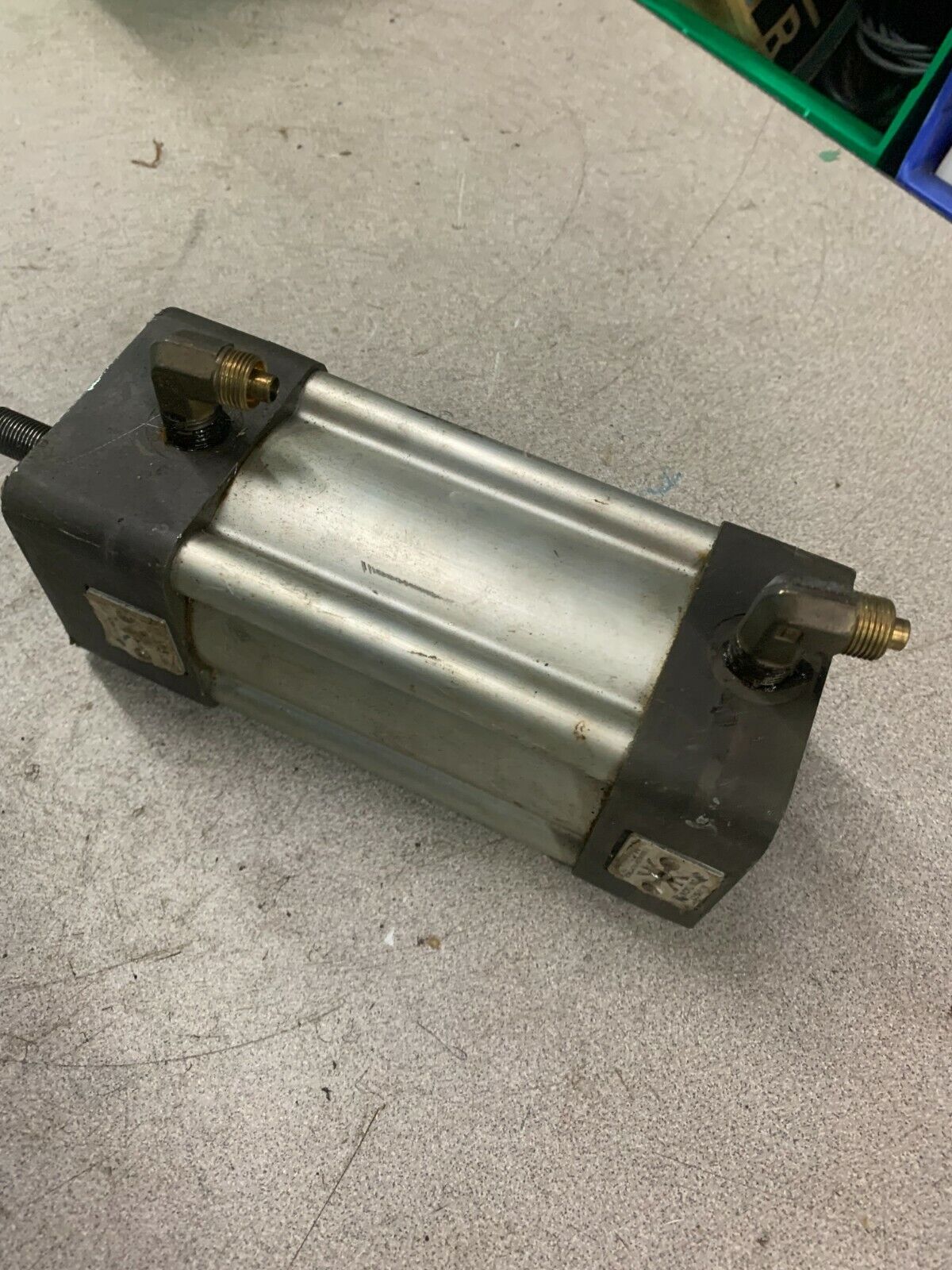 USED REXROTH PNEUMATIC CYLINDER P68180-3030 2-1/2 X 3