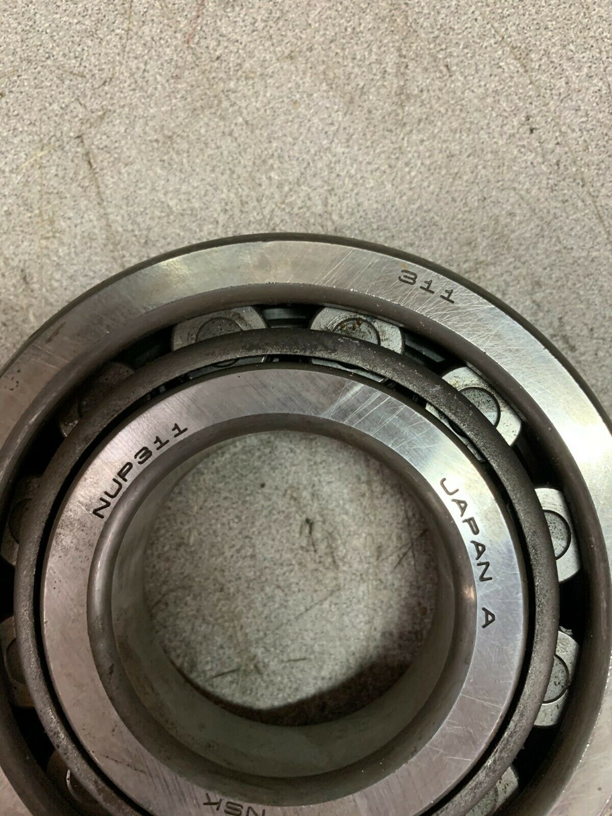 NEW NO BOX NSK 311 ROLLER BEARING NUP311