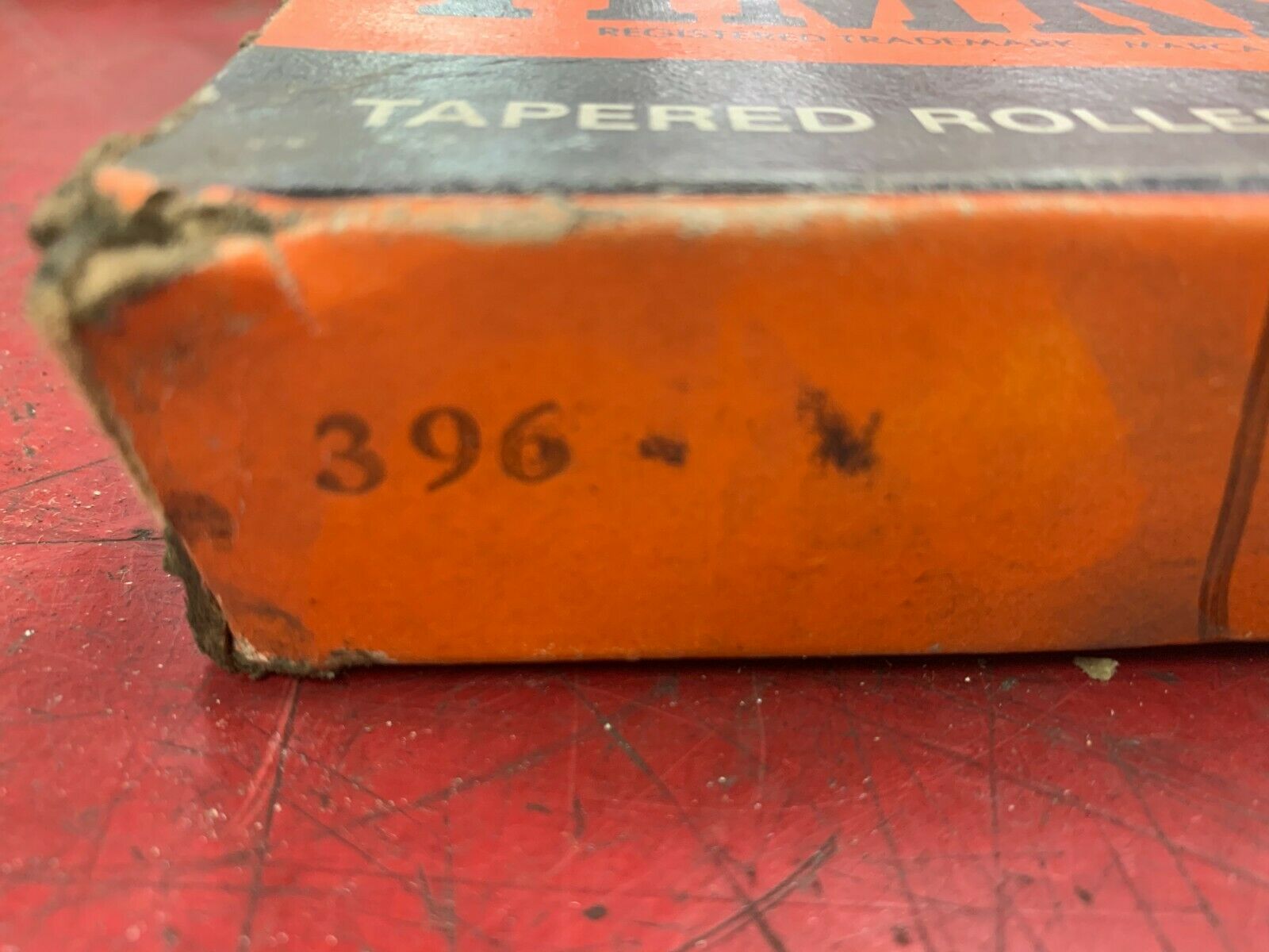 NEW IN BOX SKF ROLLER BEARING 396