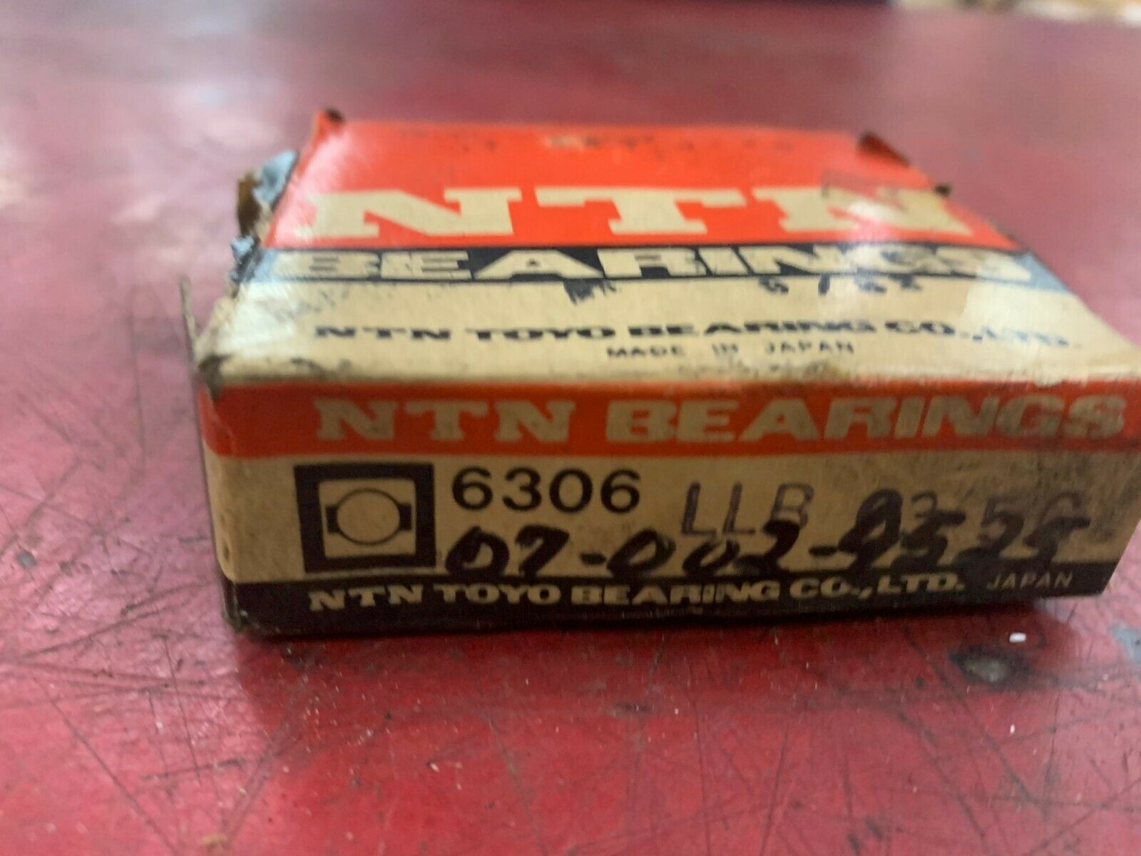 NEW IN BOX NTN BALL BEARING 6306 LLB