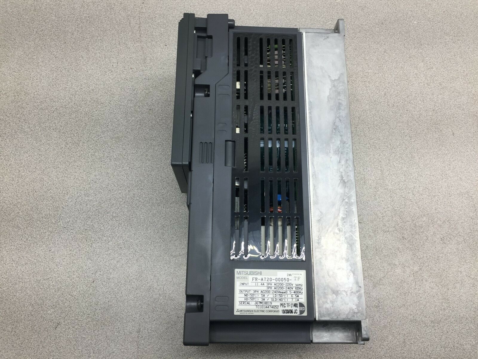 USED MITSUBISHI 11.4AMP 3PH 0.5-400HZ 200-240VAC INVERTER DRIVE FR-A720-00050-TF