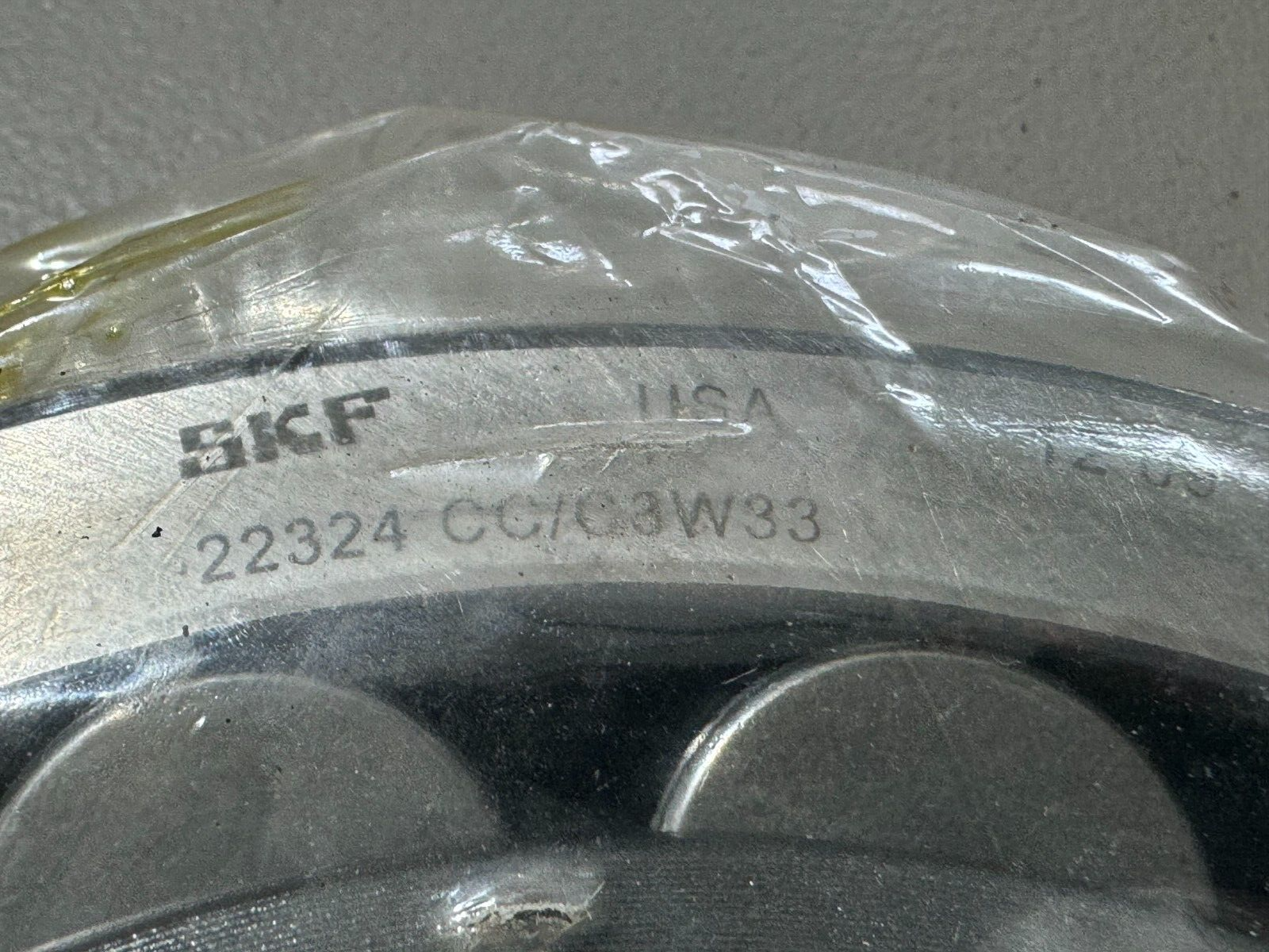 NEW SKF 22324CCC3W33 SPHERICAL ROLLER BEARING 22324 CC/C3W33