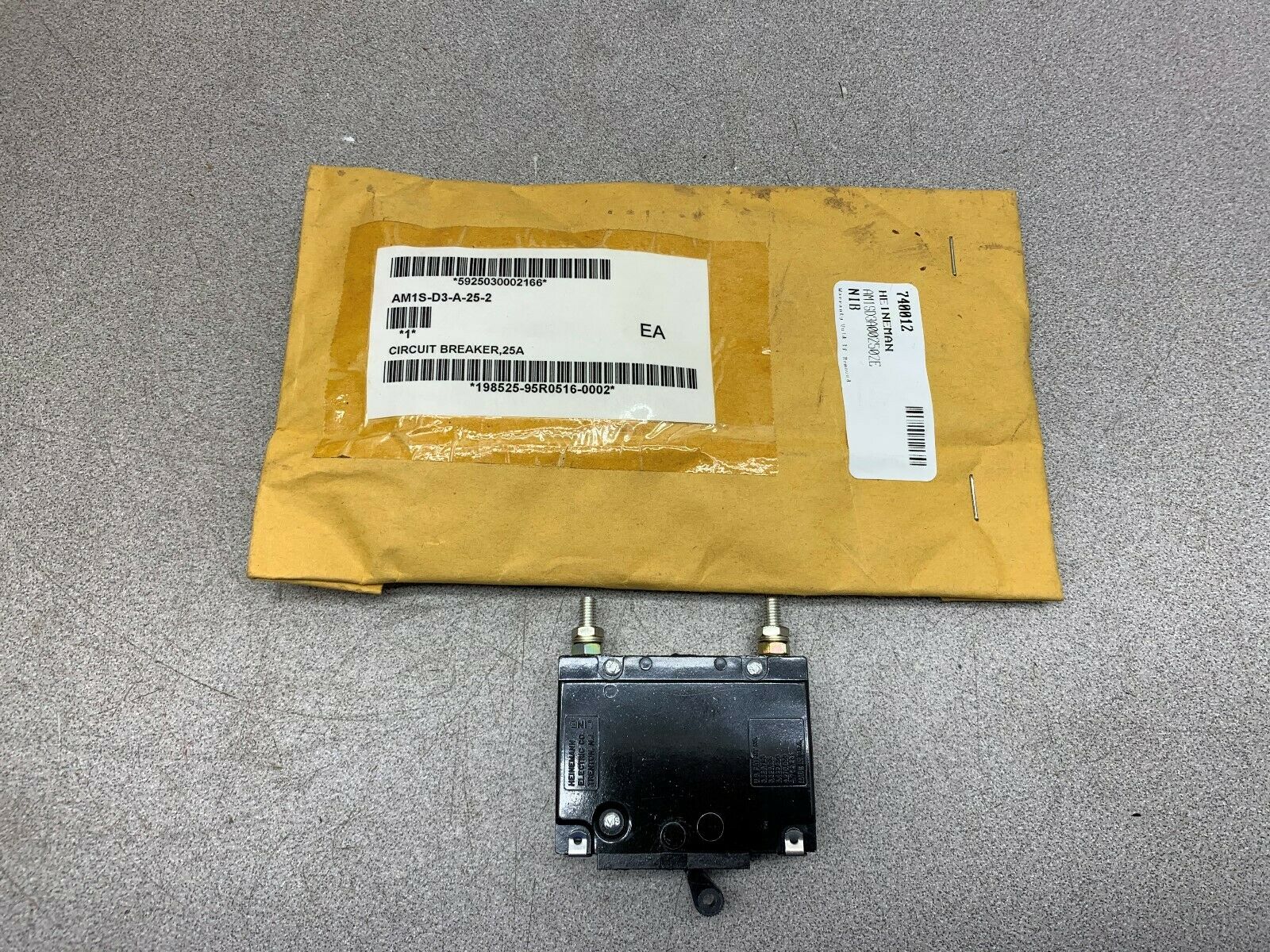 NEW NO BOX EATON CIRCUIT BREAKER AM1SD3A00353E