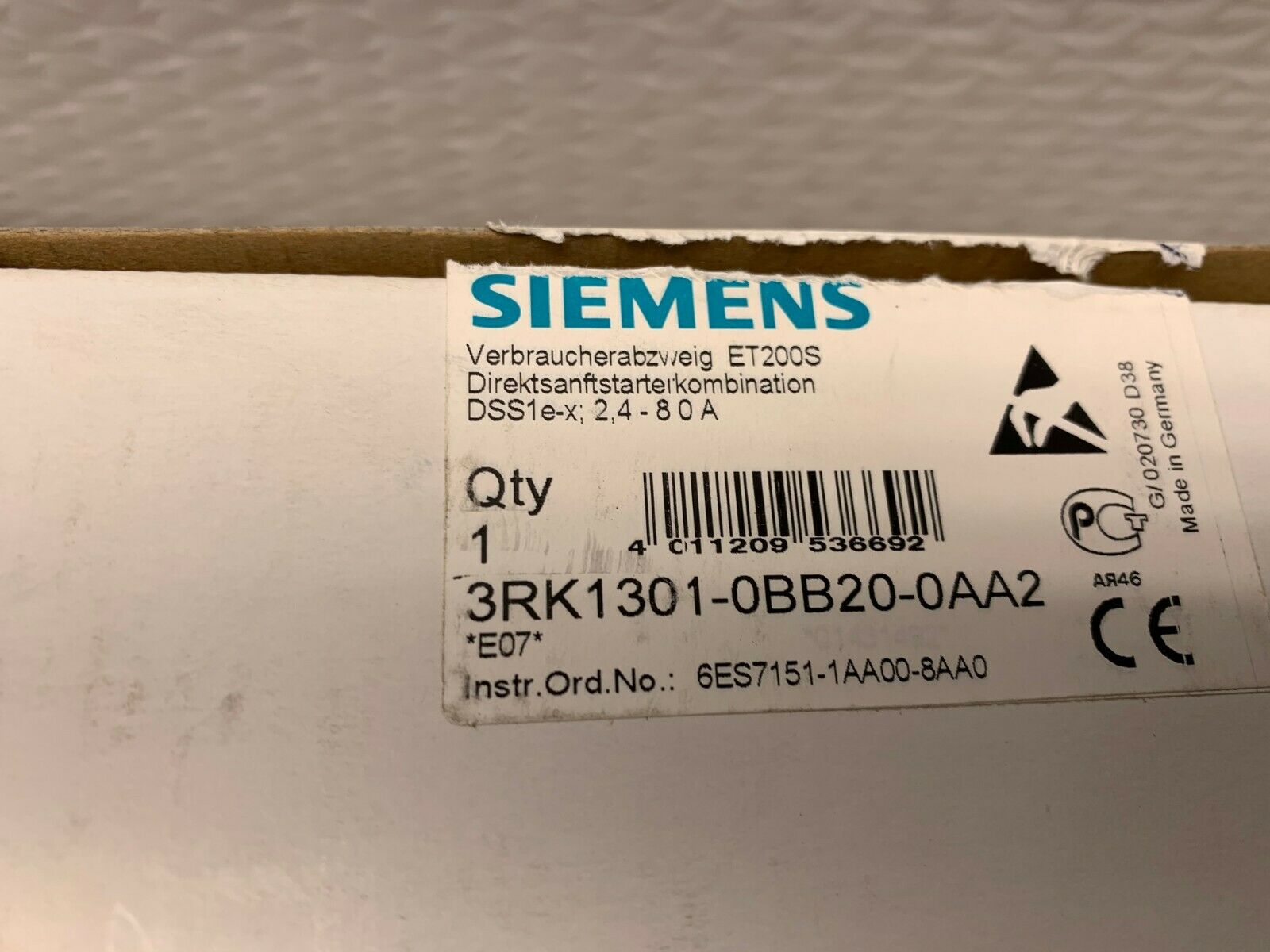 NEW IN BOX SIEMENS MOTOR STARTER 3RK1301-0BB20-0AA2