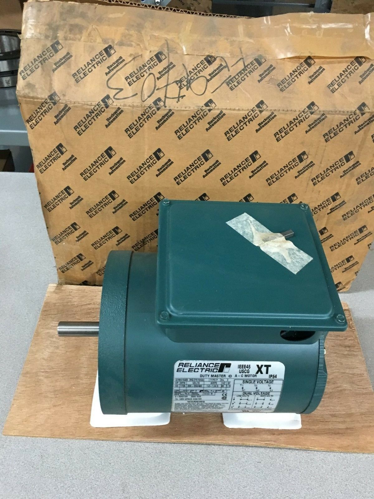 NEW IN BOX RELIANCE ELECTRIC 1/3HP 1725 RPM 3 PHASE DUTY MASTER MOTOR HM416489