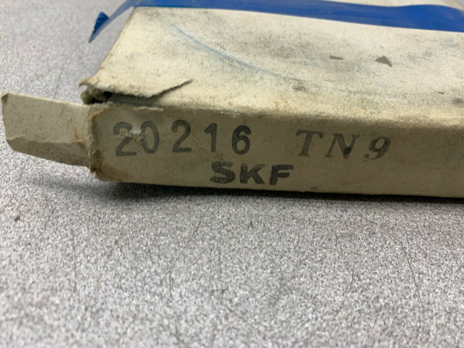 NEW IN BOX SKF ROLLER BEARING 20216 TN9