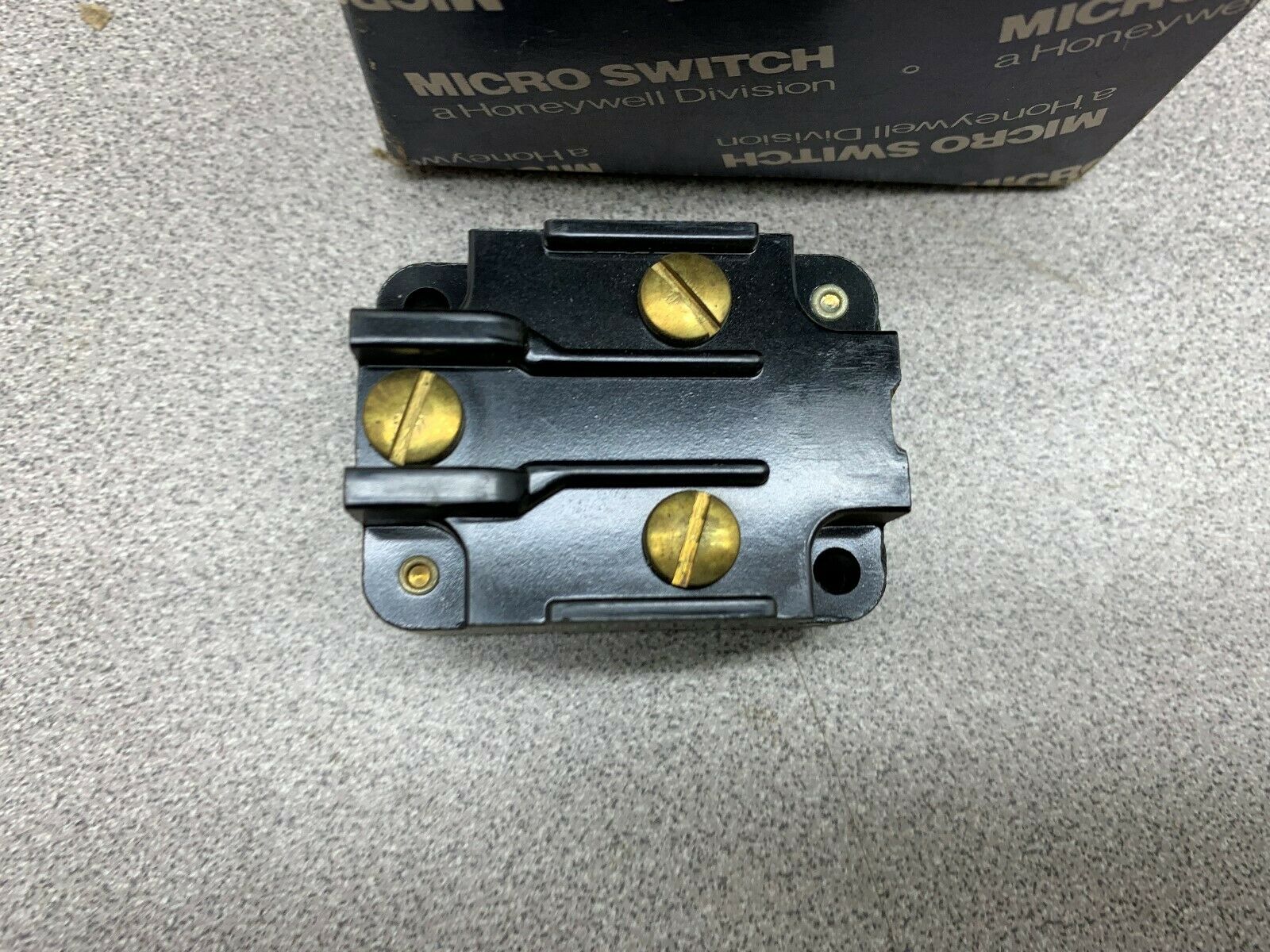 NEW IN BOX MICROSWITCH 1MK1-1PA17