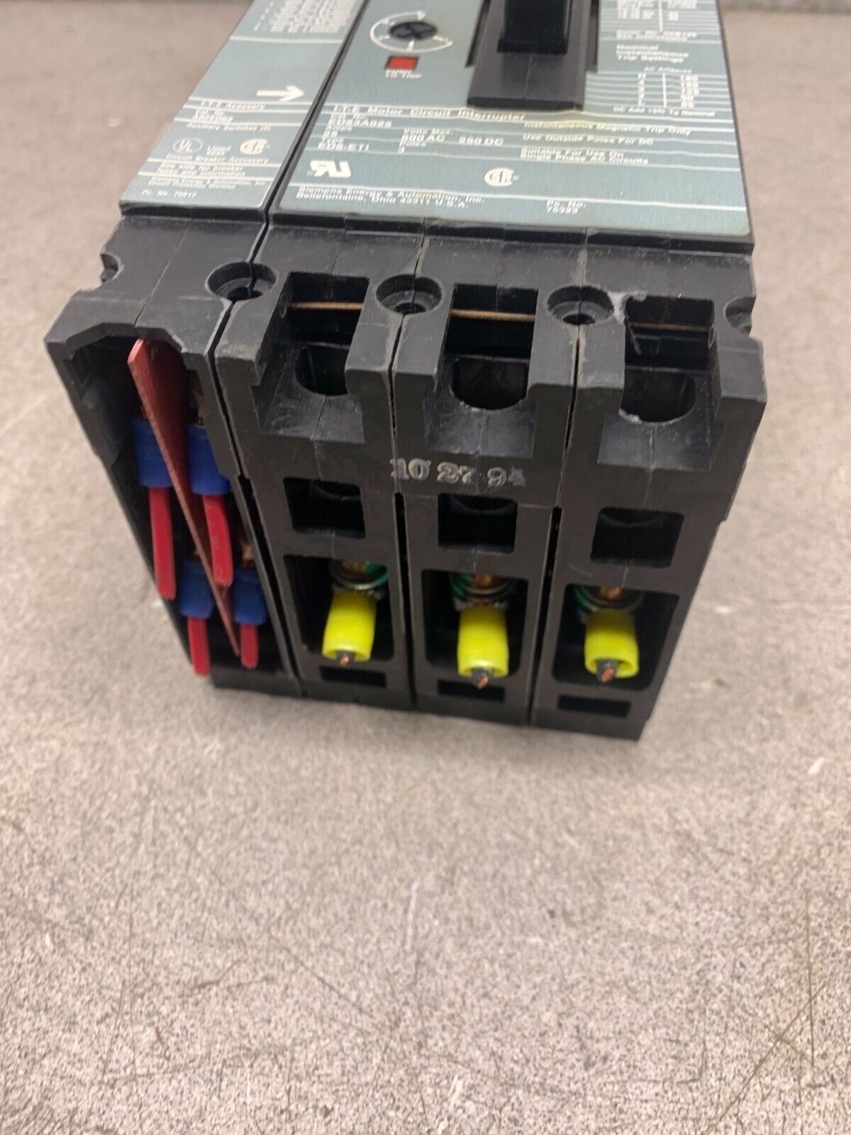 USED SIEMENS 3 POLE 25AMP CIRCUIT BREAKER ED63A025 WITH A02ED62 I-T-E ACESSORY