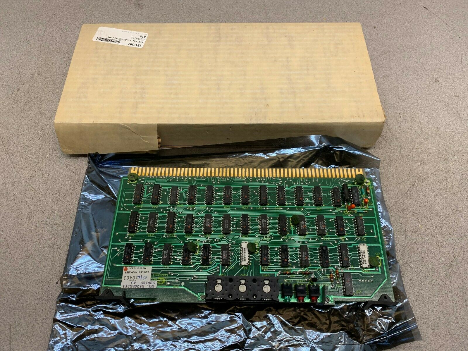 NEW IN BOX CUTLER-HAMMER COMMUNICATION BOARD D520BX2Y3