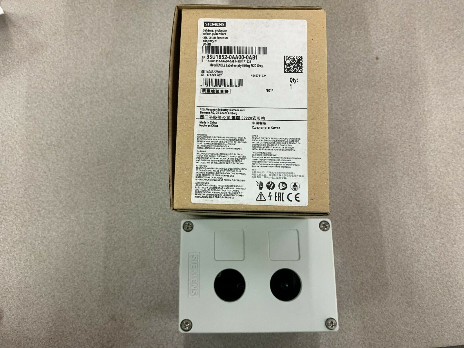 NEW IN BOX SIEMENS ENCLOSURE 3SU1852-0AA00-0AB1