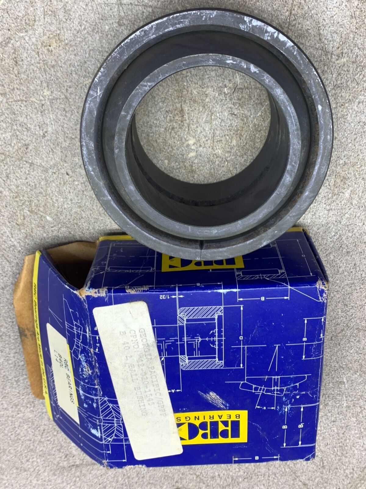 NEW IN BOX RBC B40L PLAIN SLEEVE BEARING B40-L