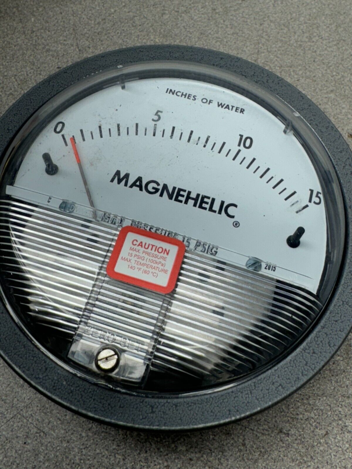 NEW IN BOX DWYER MAGNEHELIC PRESSURE GAUGE 102011-00