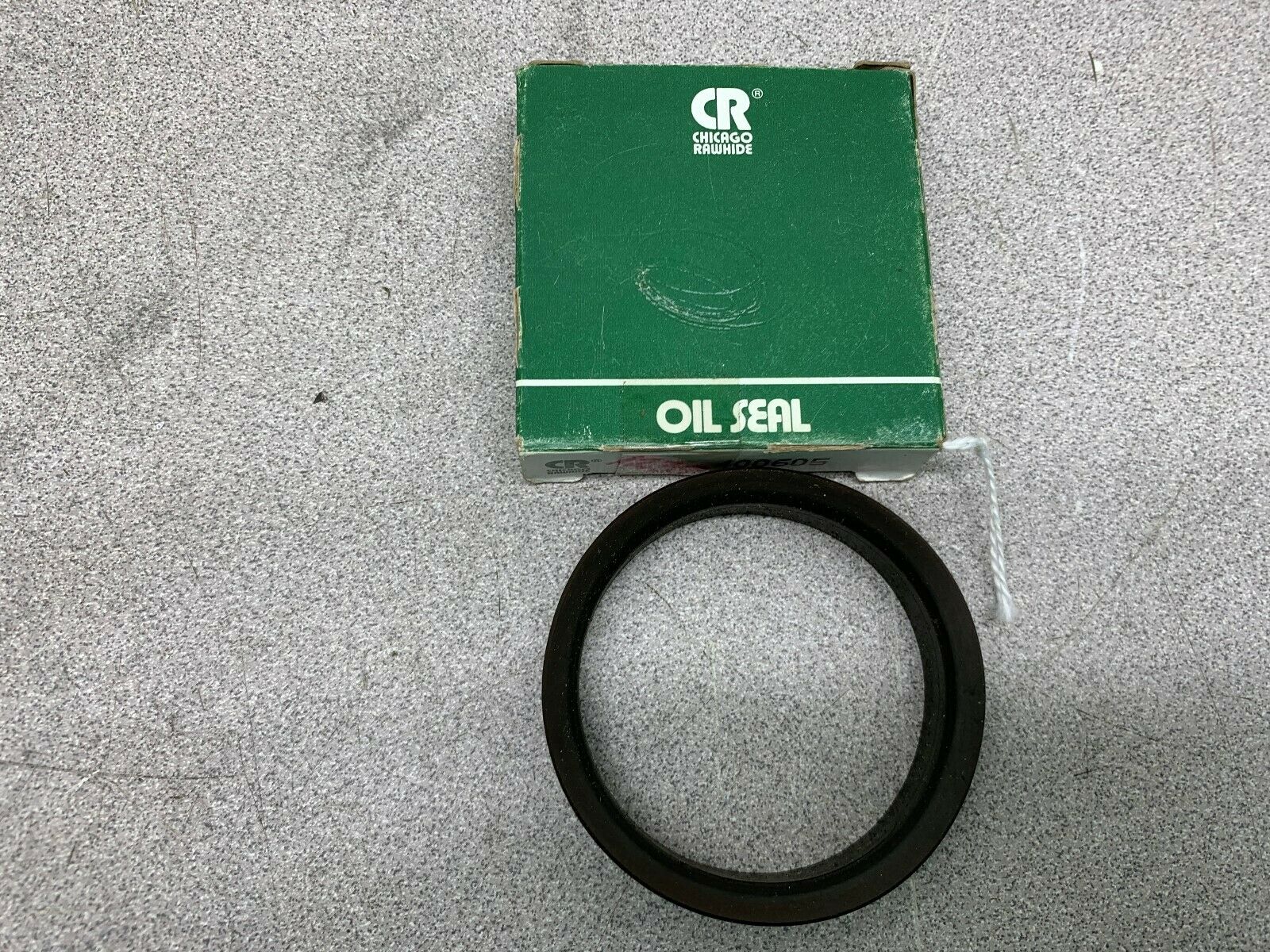 NEW IN BOX CHICAGO RAWHIDE OIL SEAL 400605