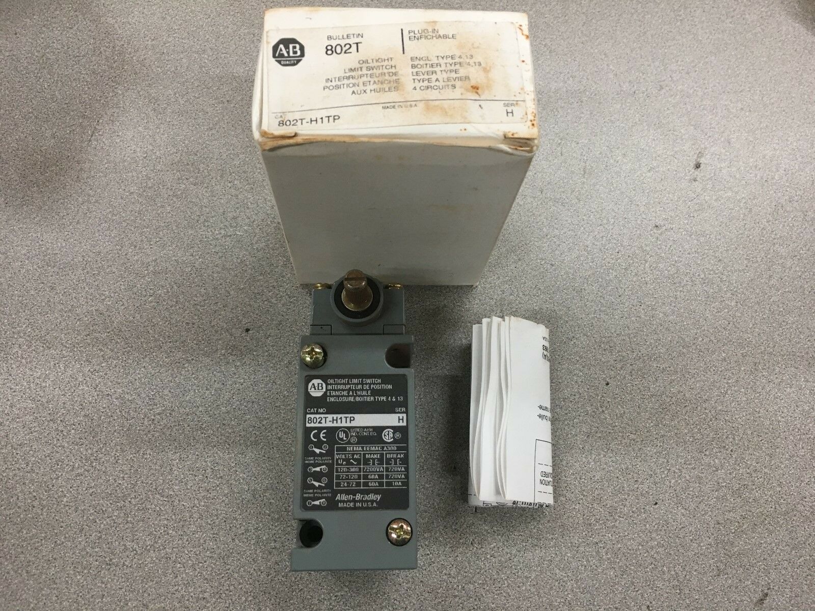 NEW IN BOX ALLEN-BRADLEY OILTIGHT LIMIT SWITCH 802T-H1TP SERIES H