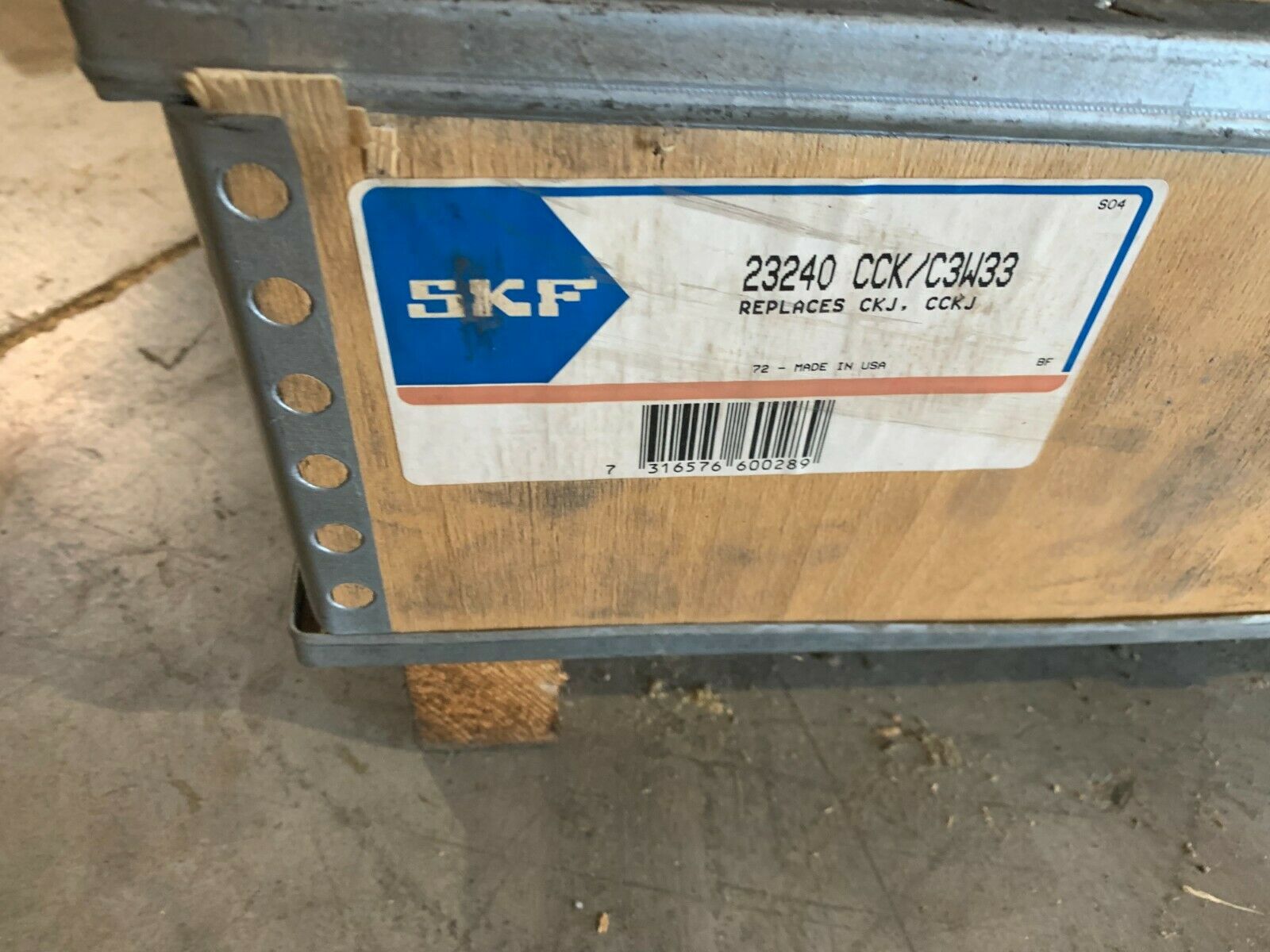 NEW IN CRATE SKF 23240CCKC3W33 SPHERICAL ROLLER BEARING 23240 CCK/C3W33