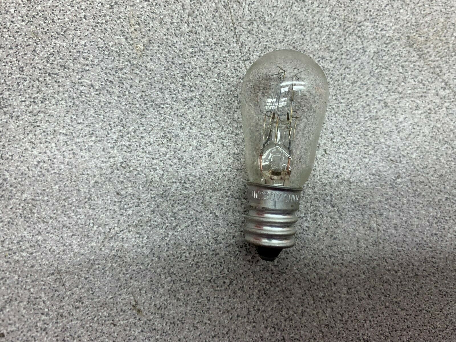 LOT OF 4 NEW NO BOX GENERIC BULB 10W230