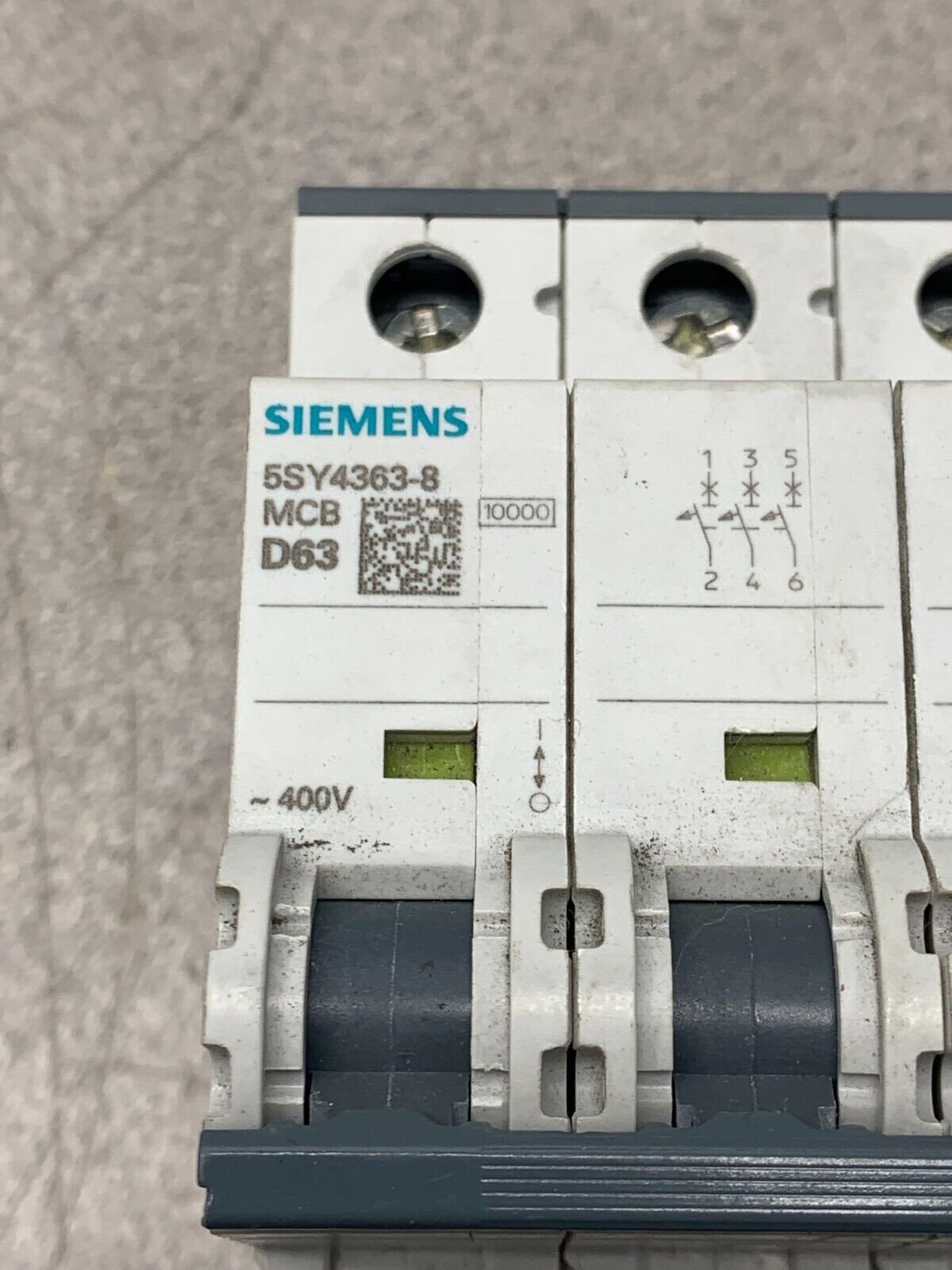 USED SIEMENS 3 POLE CIRCUIT BREAKER 5SY4363-8