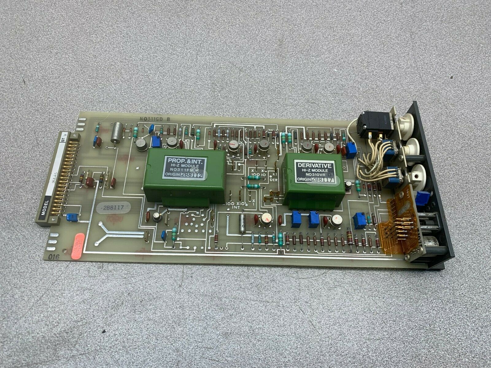 USED FOXBORO CONTROL BOARD 2AX+A5 ST