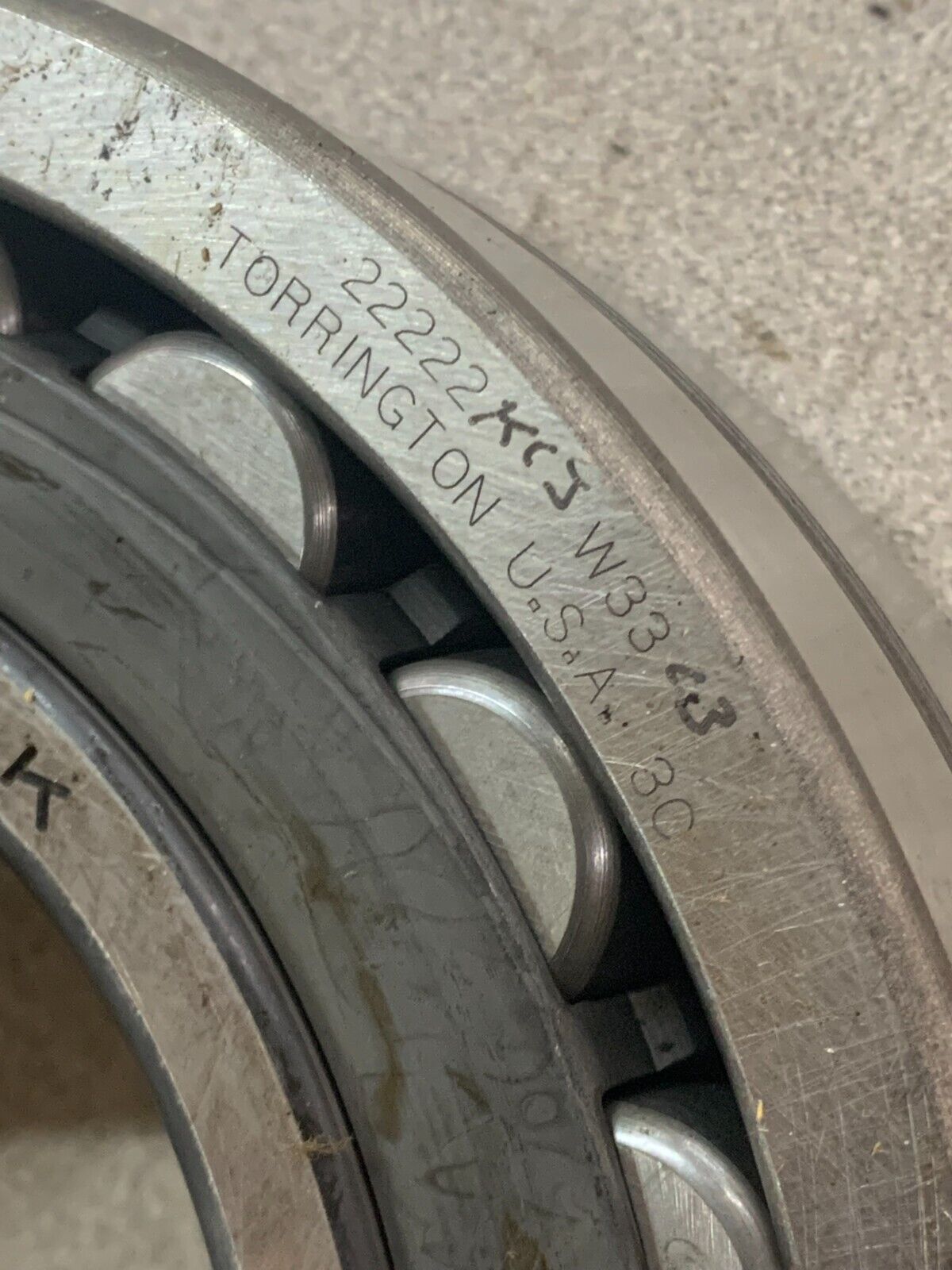 NEW NO BOX TORRINGTON SPHERICAL ROLLER BEARING 22222KCJW33C3