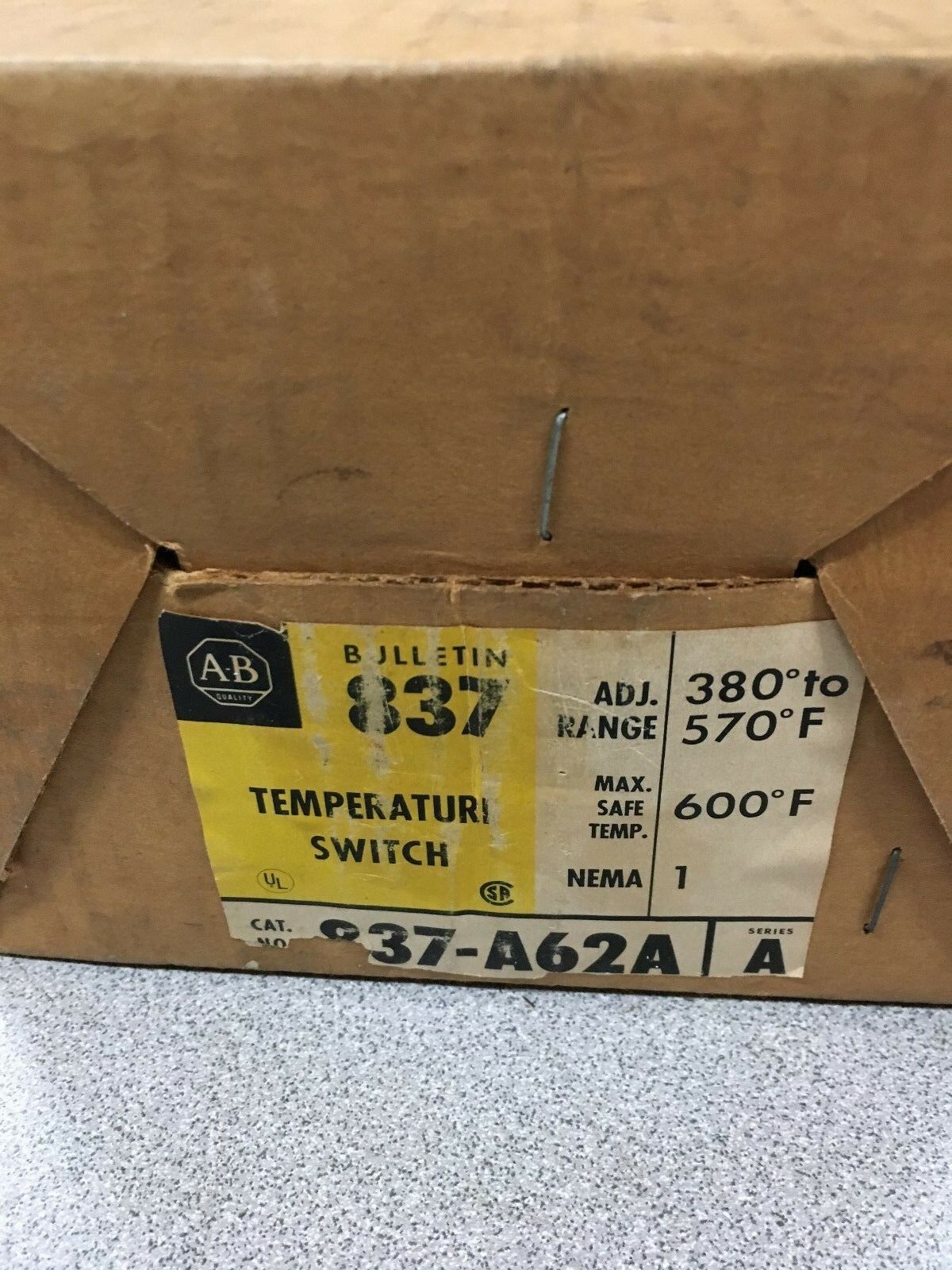 NEW IN BOX ALLEN-BRADLEY TEMPERATURE SWITCH 837-A62A SERIES A