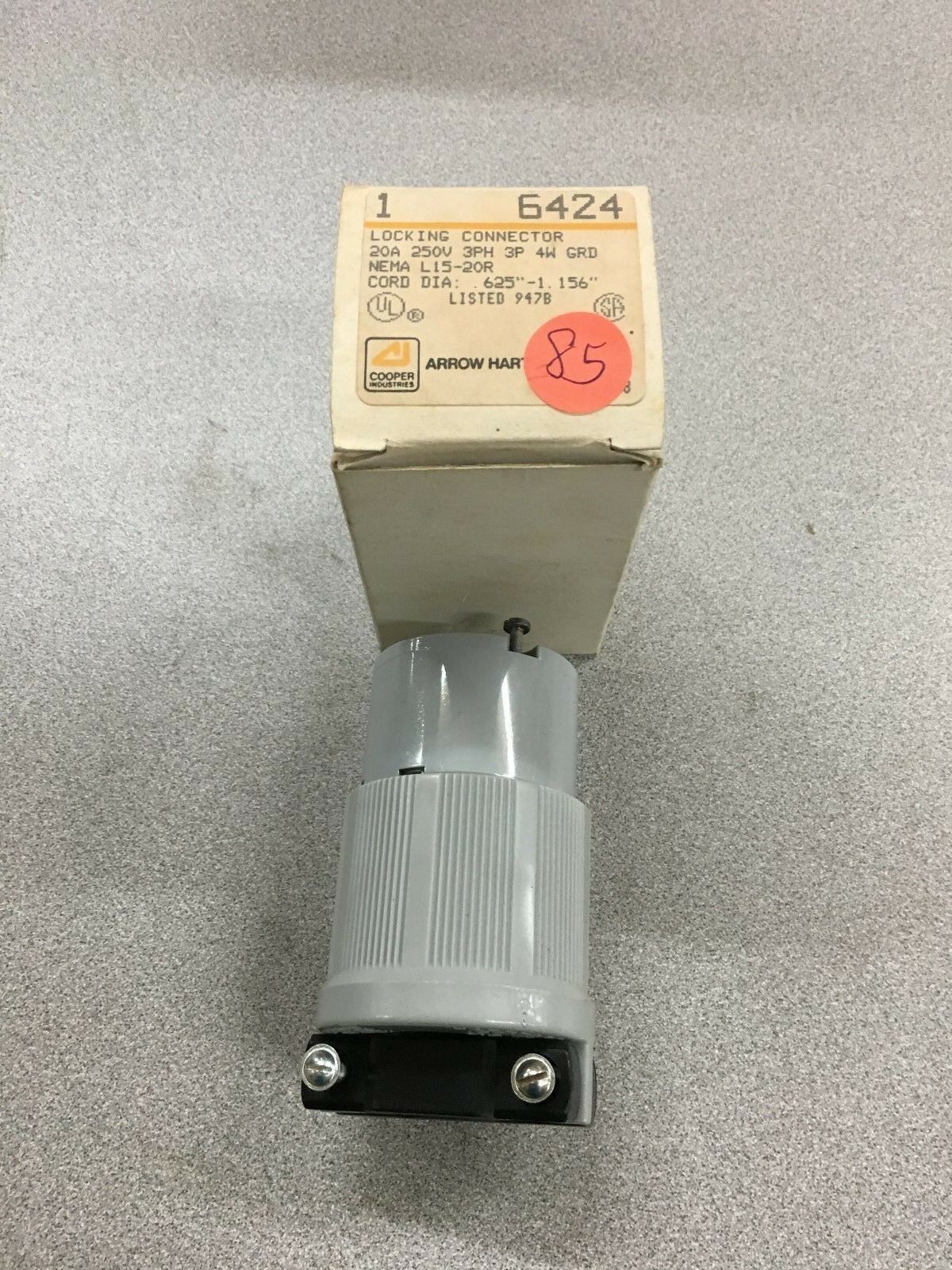 NEW IN BOX ARROW HART 20AMP 250V. 3 POLE LOCKING CONNECTOR 6424