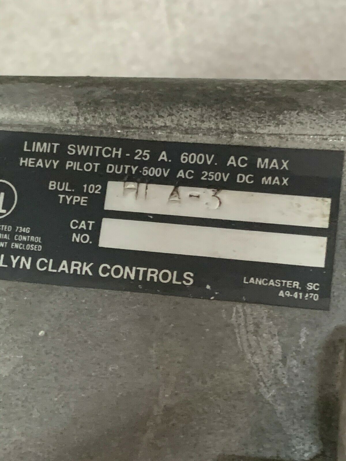 USED JOSLYN CLARK HEAVY DUTY LIMIT SWITCH 102 HI A-3