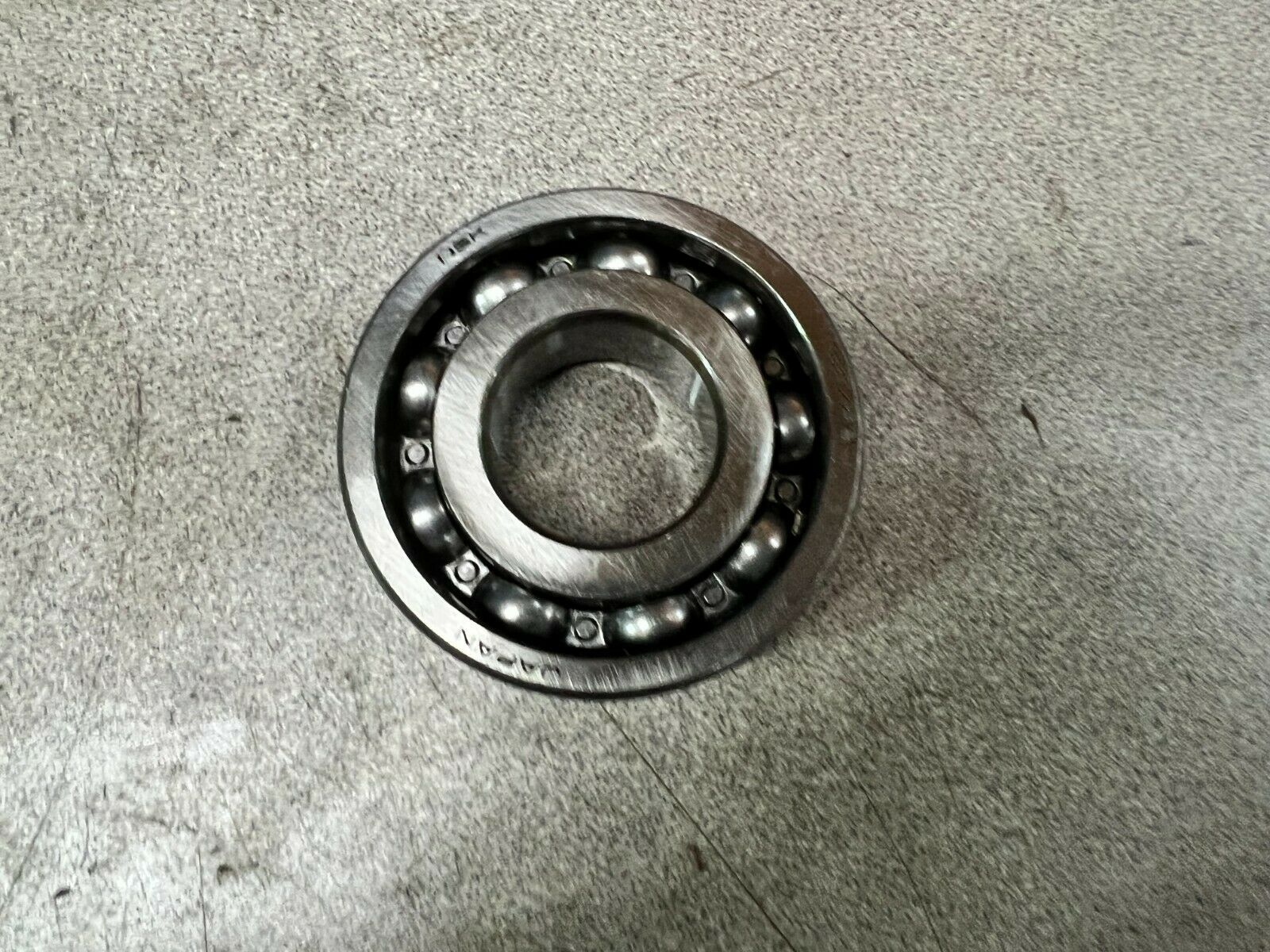 NEW IN BOX NSK 62/28 ROLLER BEARING B25-83