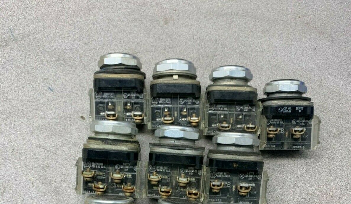 LOT OF 7 USED ALLEN BRADLEY BLACK PUSHBUTTONS 800T-A2 SERIES N