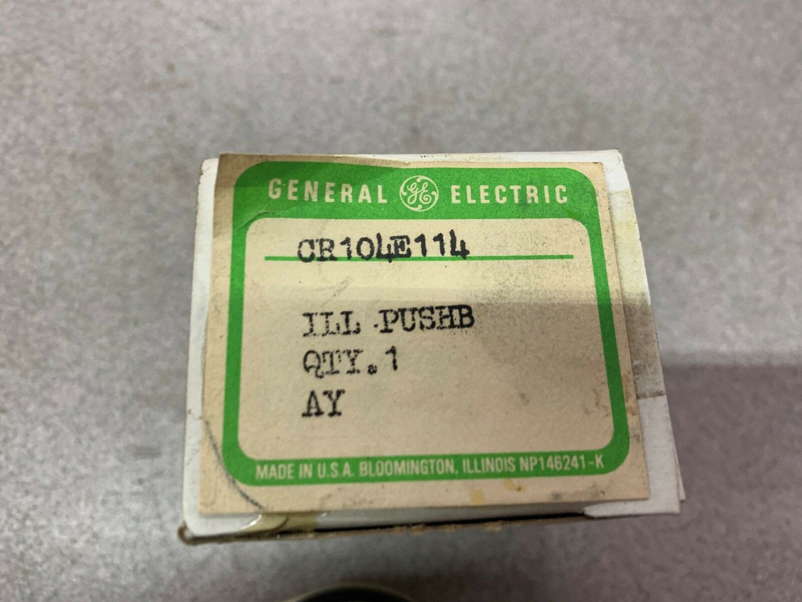 NEW IN BOX GE ILL. PUSHBUTTON HEAD  CR104E114