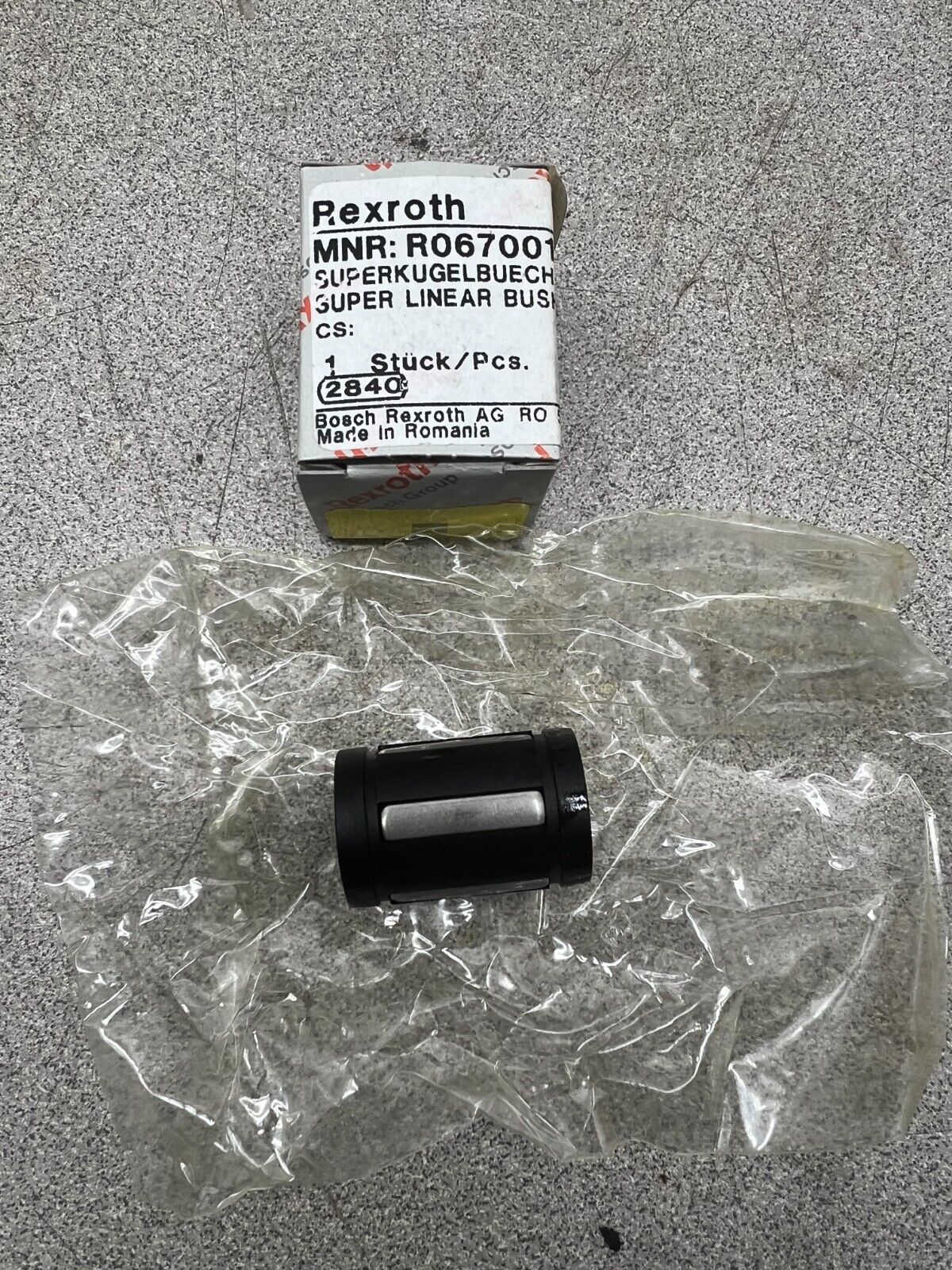 LOT OF 2 NEW IN BOX REXROTH LINEAR BUSHING R067001000