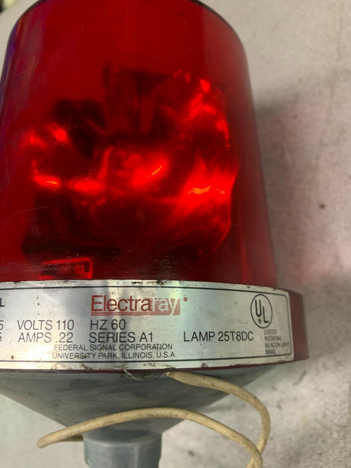 USED FEDERAL SIGNAL RED ELECTRARAY STROBE LIGHT 225