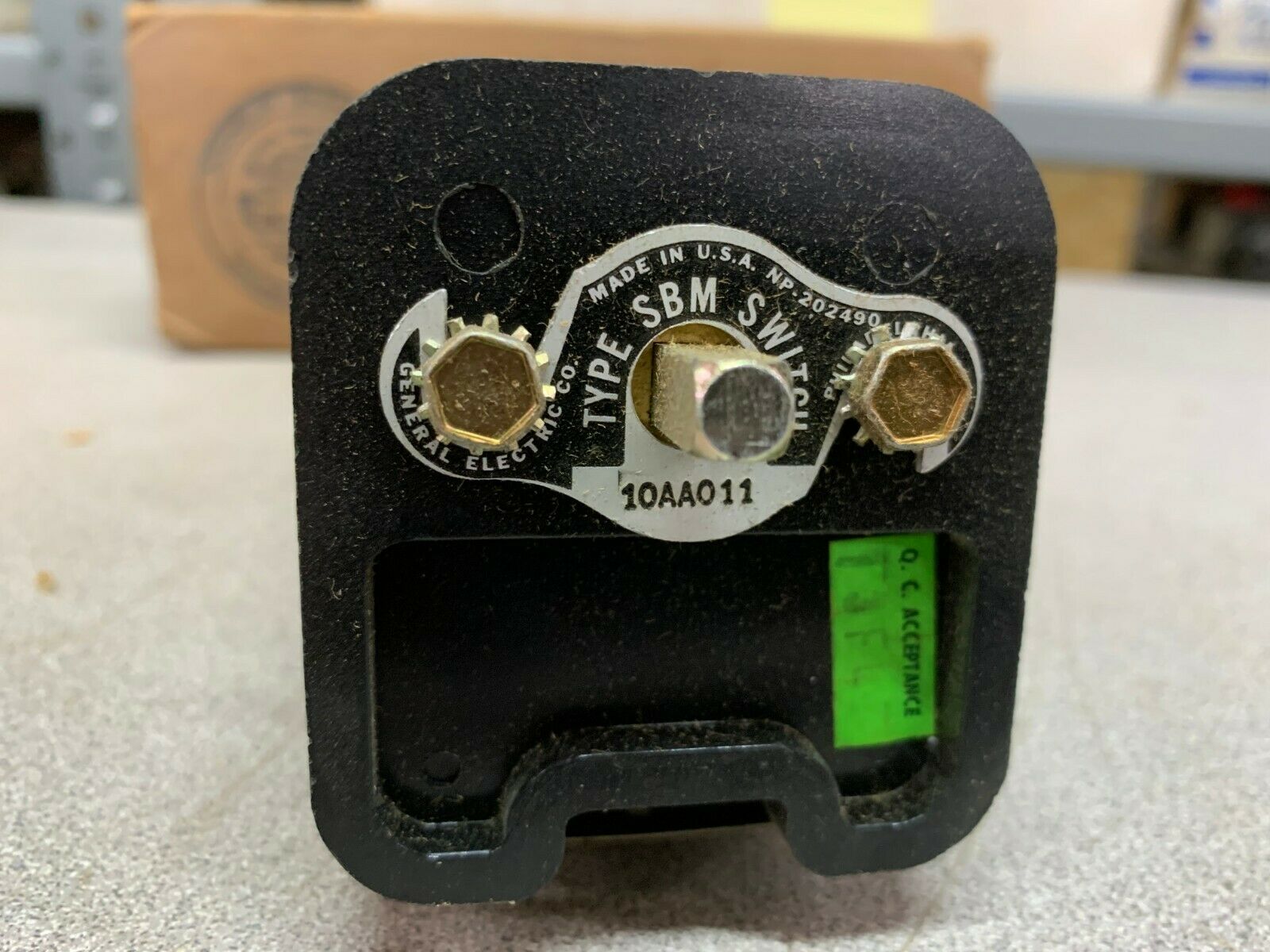 NEW GENERAL ELECTRIC TYPE SBM SWITCH 10AA011