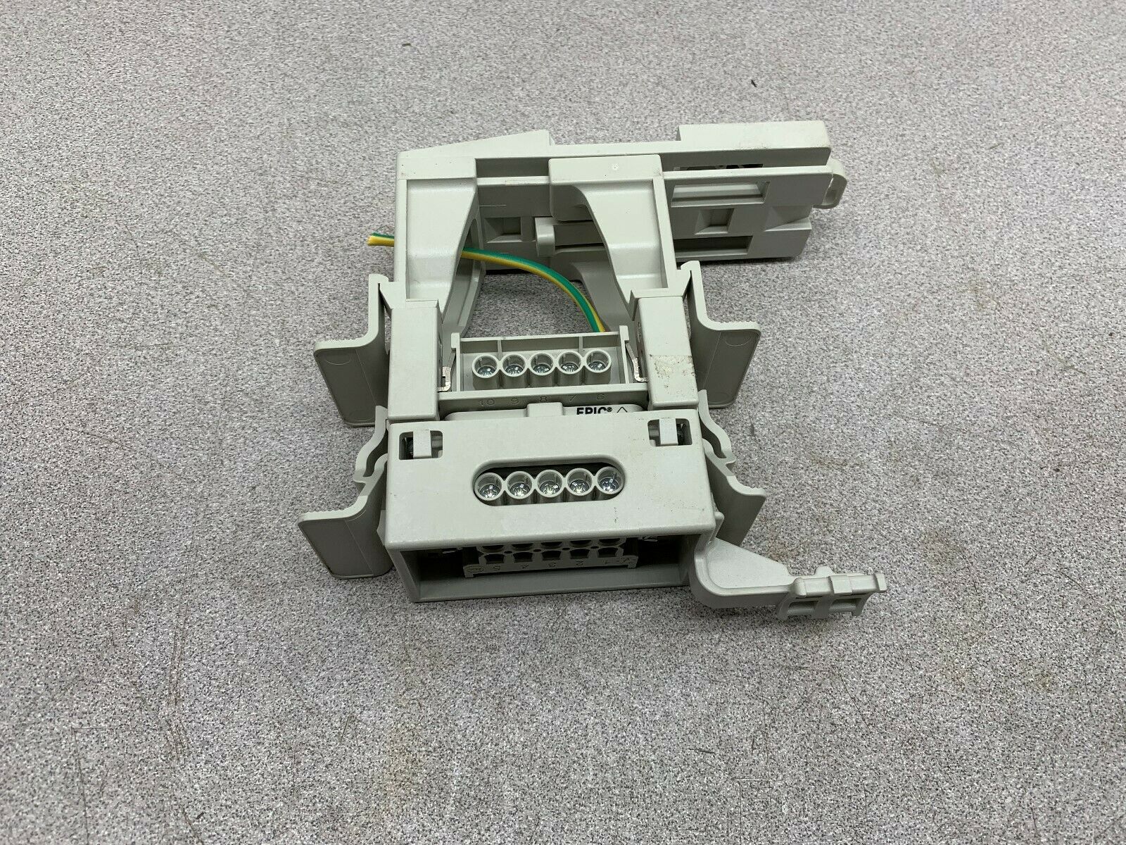 NEW TAKEOUT EPIC CONNECTOR ASSEMBLY 10192000 H-BE 10 SS DR