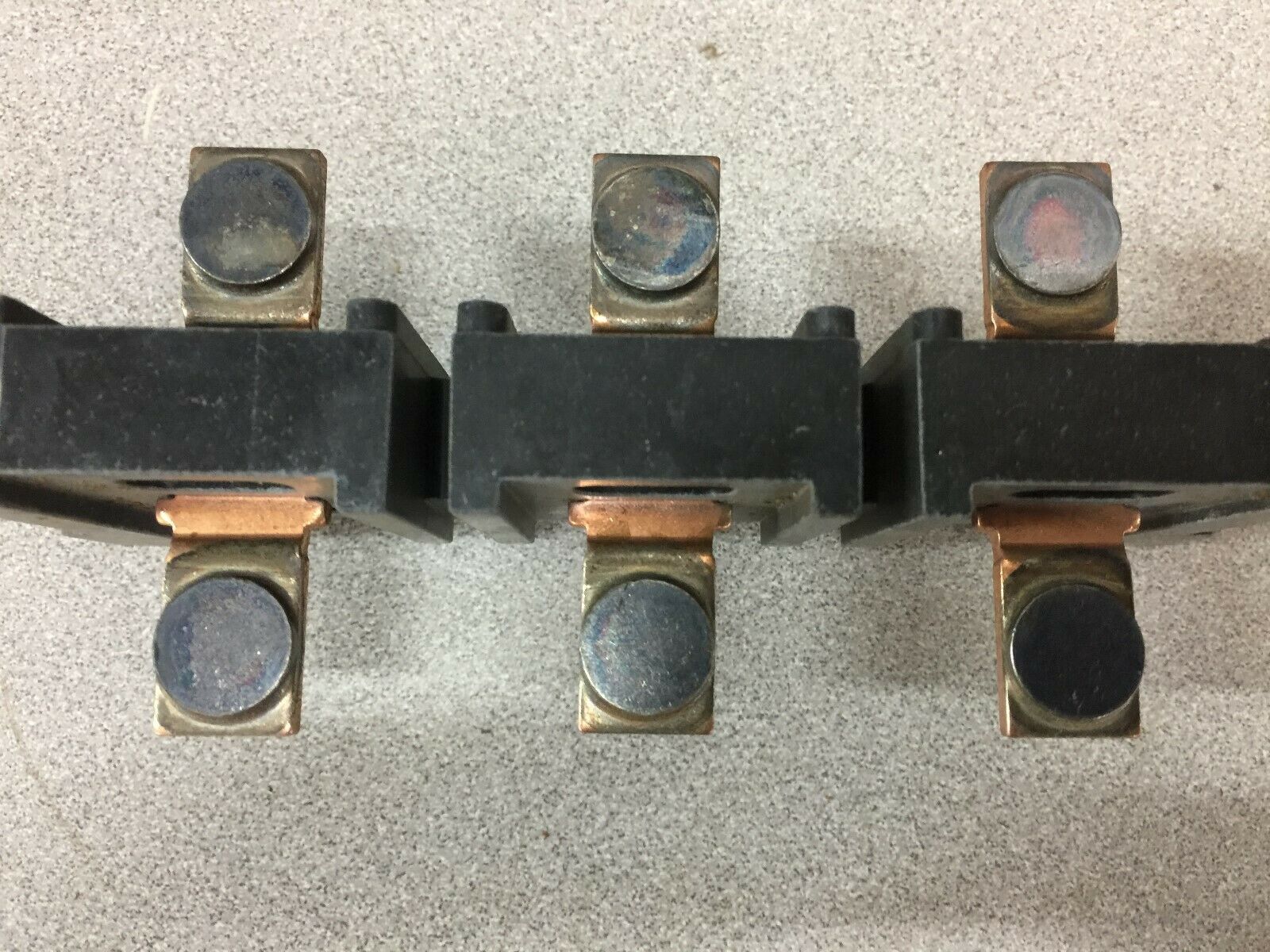 NEW NO BOX  EATON CUTLER BUS BAR ASSEMBLY CONTACT KIT 23-5558 /  23-5564