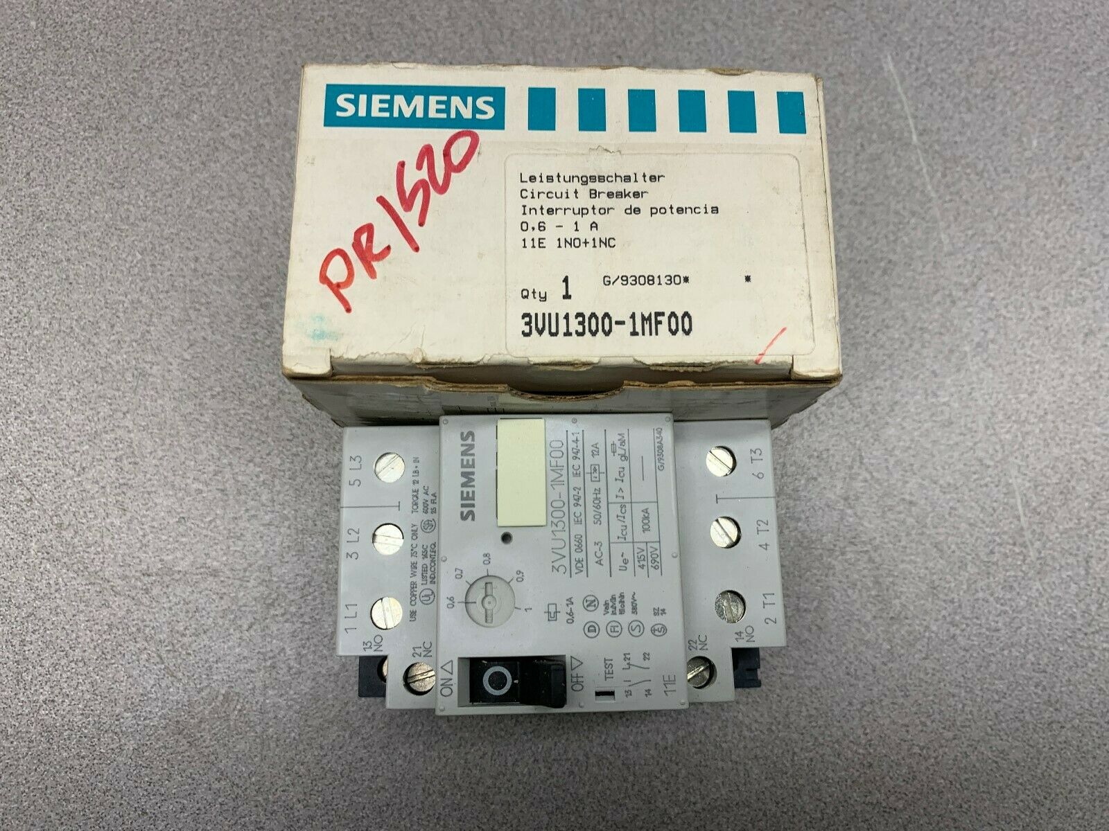 NEW IN BOX SIEMENS BREAKER 3VU1300-1MF00