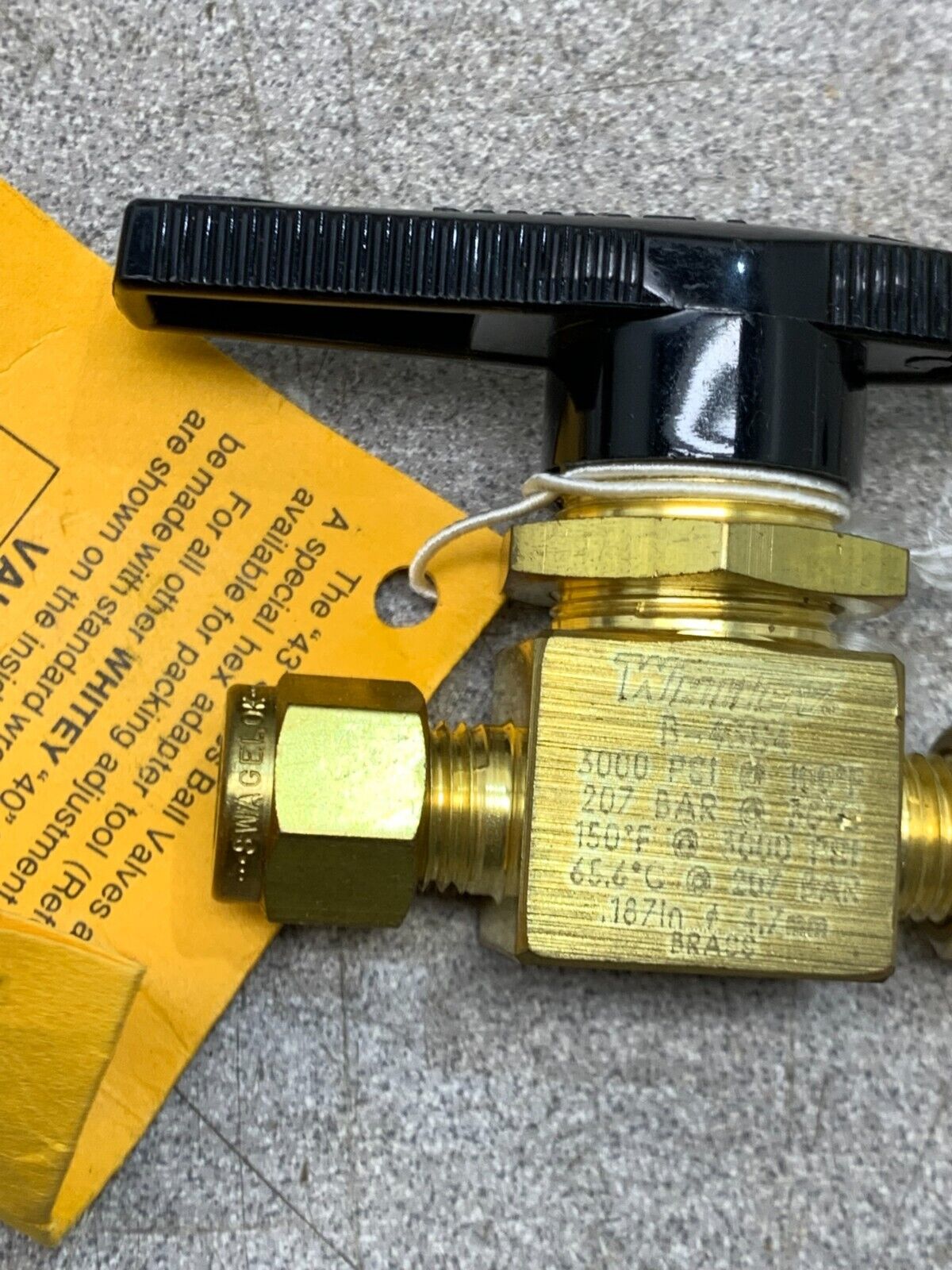 NEW WHITEY 1/4" BRASS BALL VALVE B-43S4