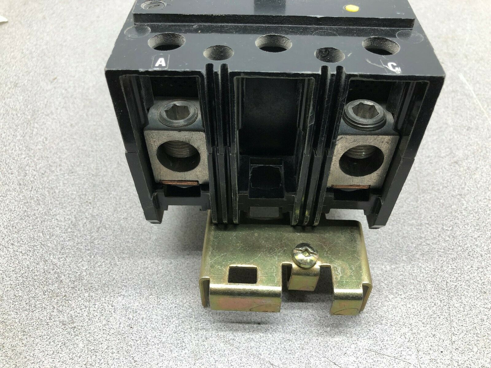 NEW NO BOX SQUARE D 250 AMP 240 V 2 POLE BREAKER KH26250AC5861