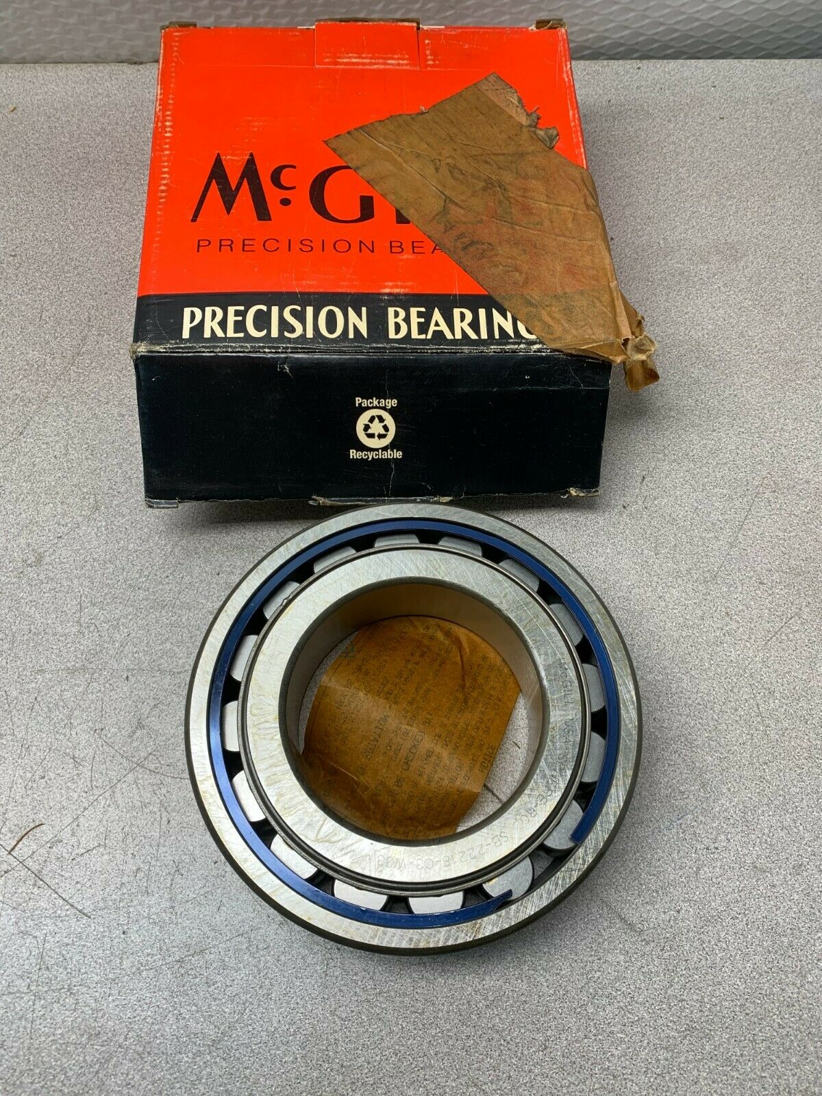 NEW IN BOX MCGILL SB22218C3W33 SPHERE-ROLL ROLLER BEARING SB 22218 C3 W33