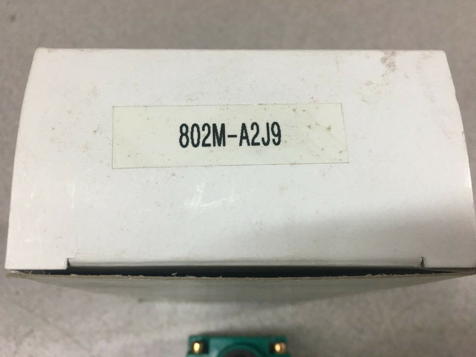 NEW NO BOX ALLEN BRADLEY LIMIT SWITCH 802M-A2J9 SERIES D