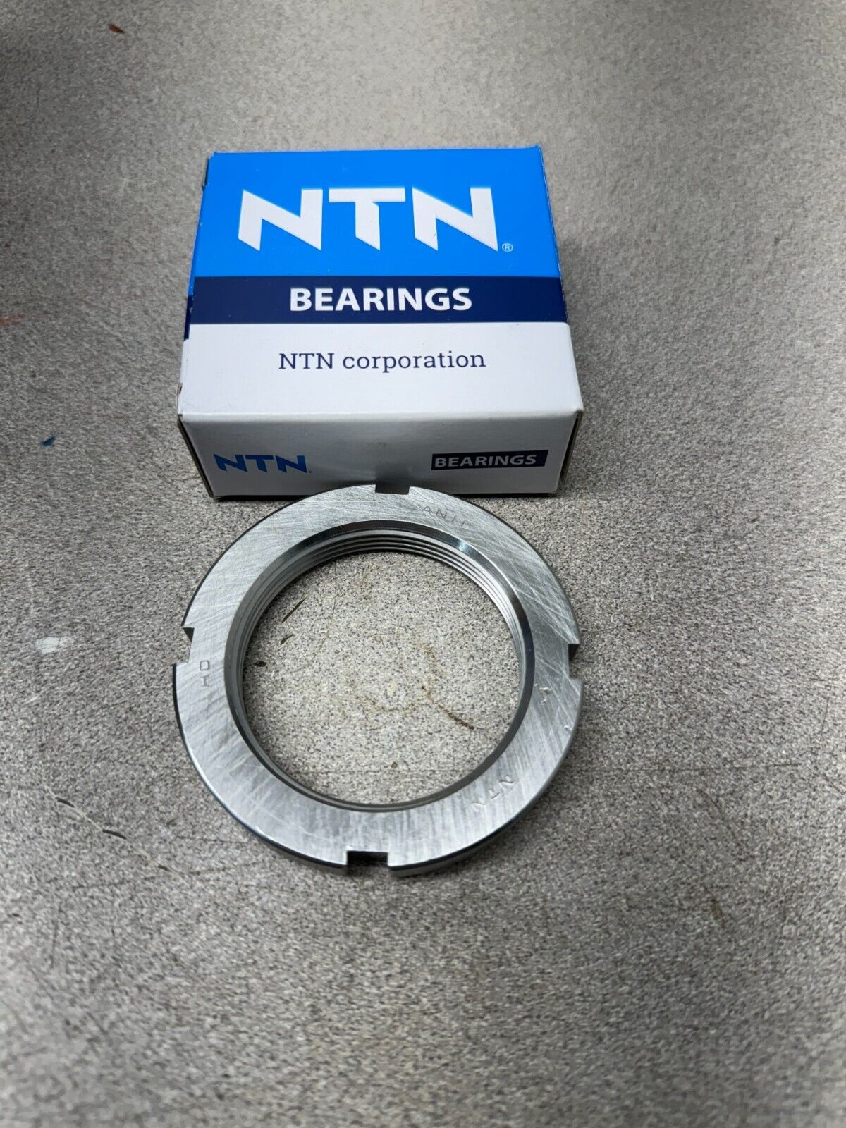 NEW IN BOX NTN BEARING UNIT KM11