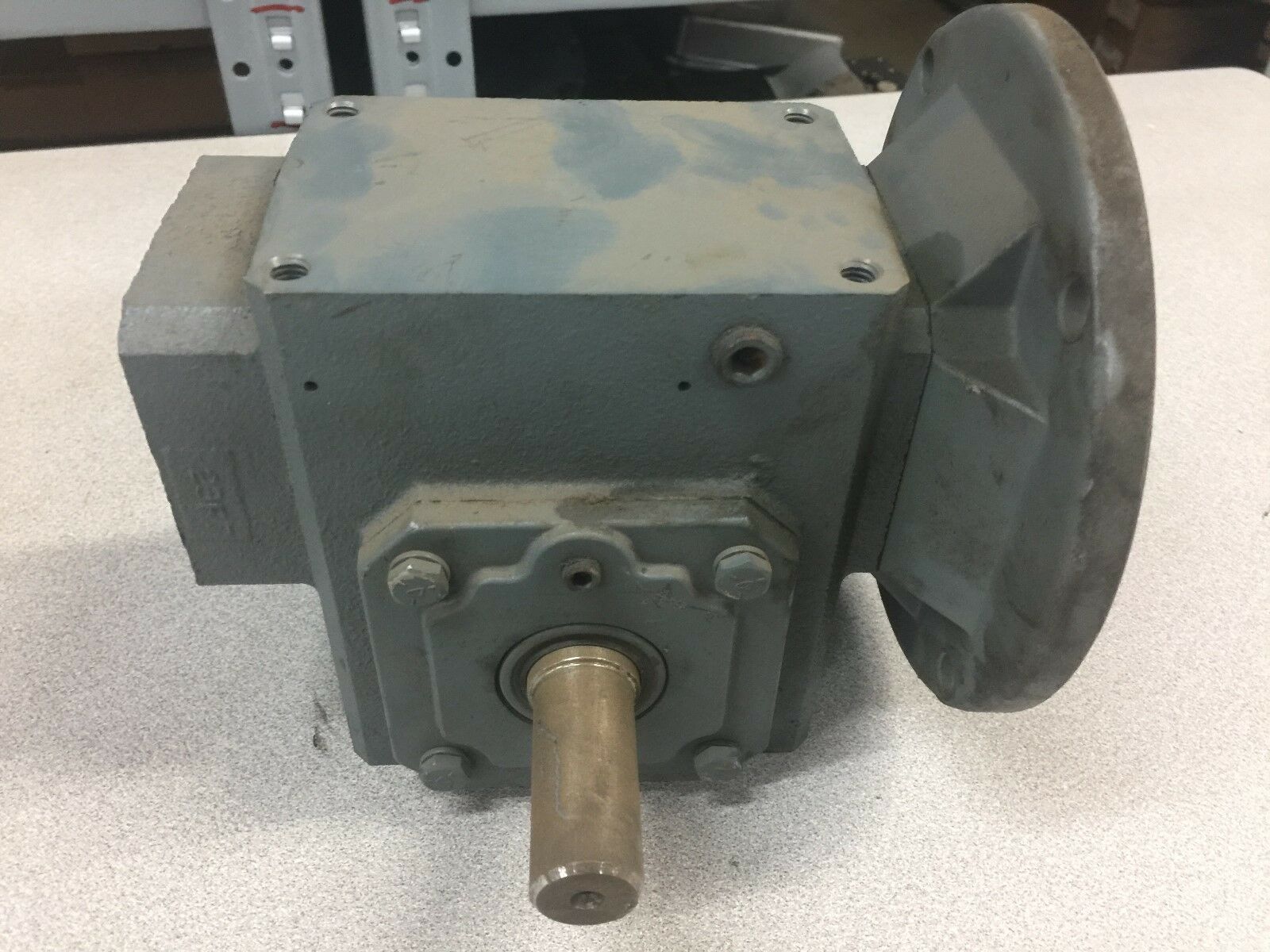 NEW NO BOX DAYTON 60-1RATIO 1/3HP ANGLED GEAR REDUCER CFACE 4Z292B