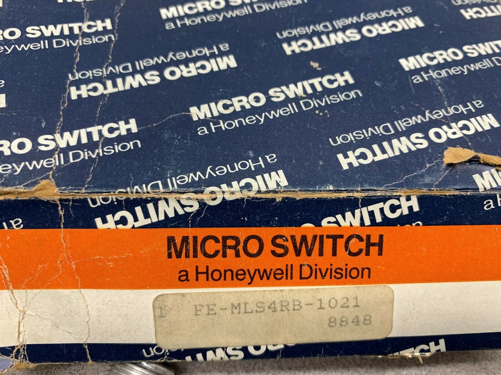 NEW IN BOX MICROSWITCH SENSOR  FE-MLS4RB-1021