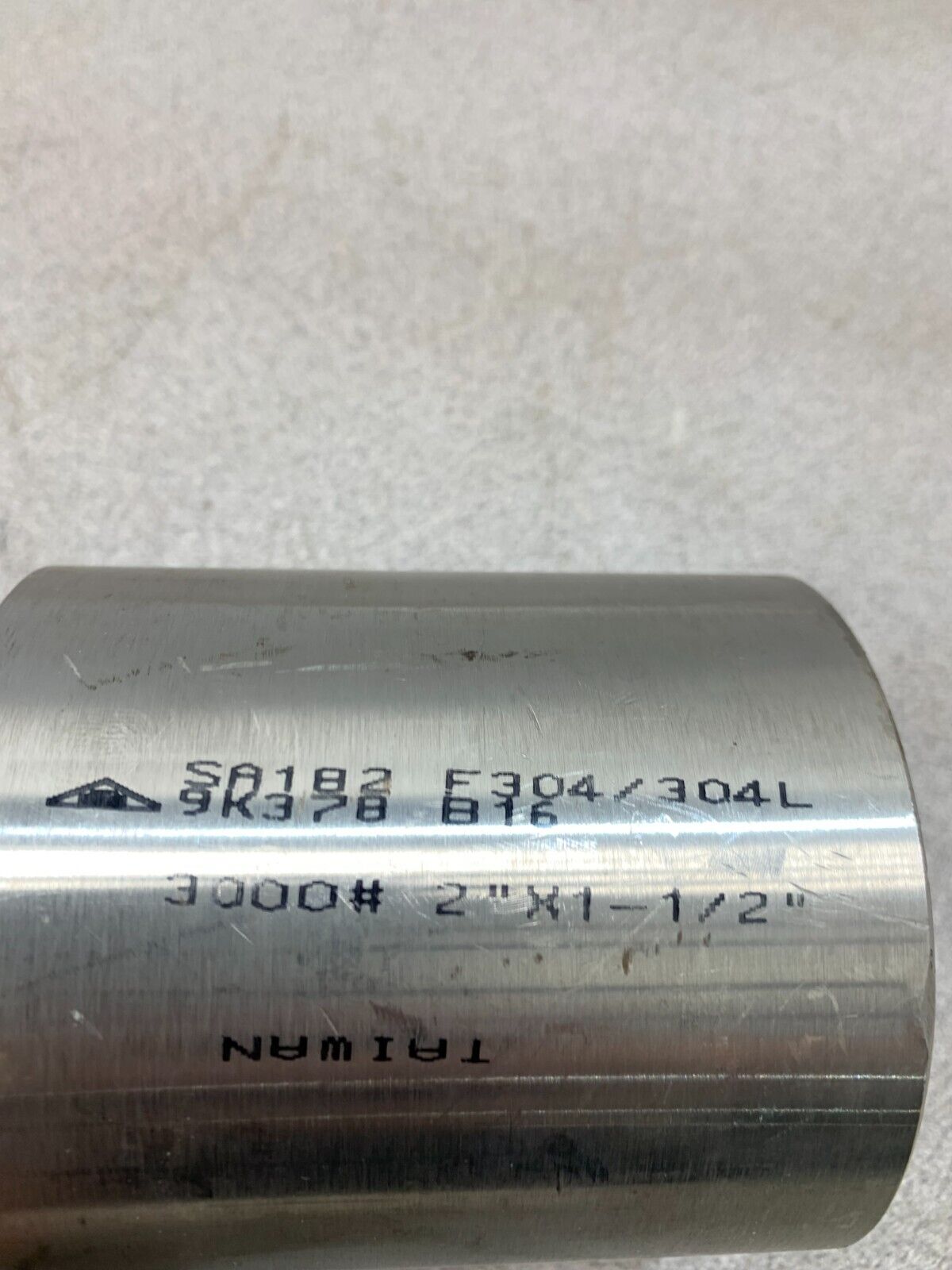 NEW STAINLESS STELL S/S PIPE COUPLING 3000# 2" X 1-1/2" FITTING HIGH PRESSURE