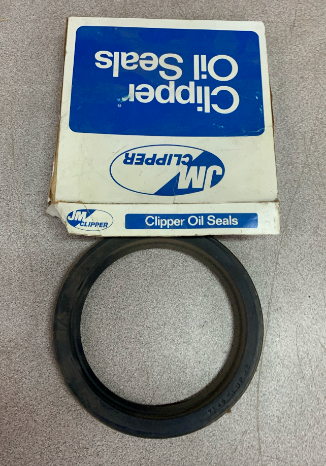 NEW IN BOX JM CLIPPER OILSEAL 0375-07146