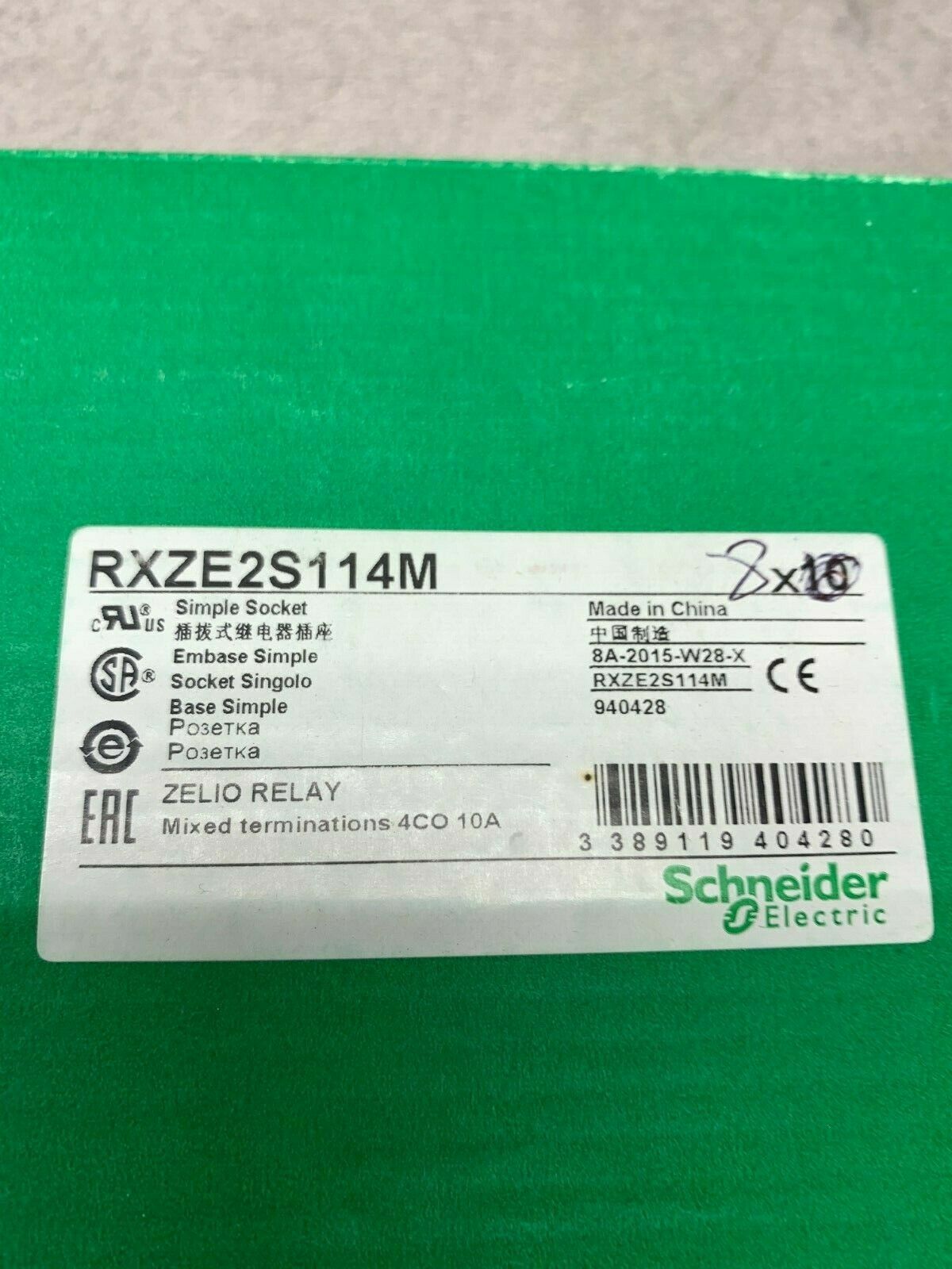 BOX OF 8 NEW IN BOX SCHNEIDER ELECTRIC SOCKET RXZE2S114M