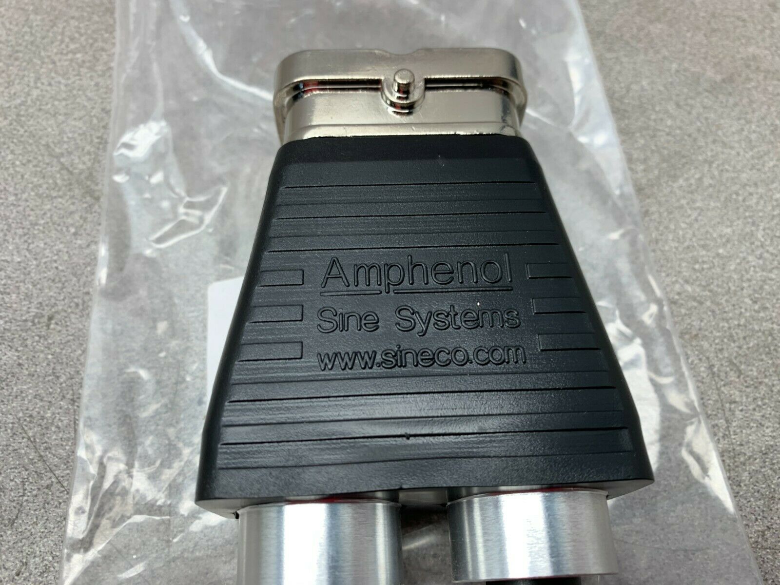 NEW NO BOX AMPHENOL HEAVY DUTY POWER CONNECTOR P28820