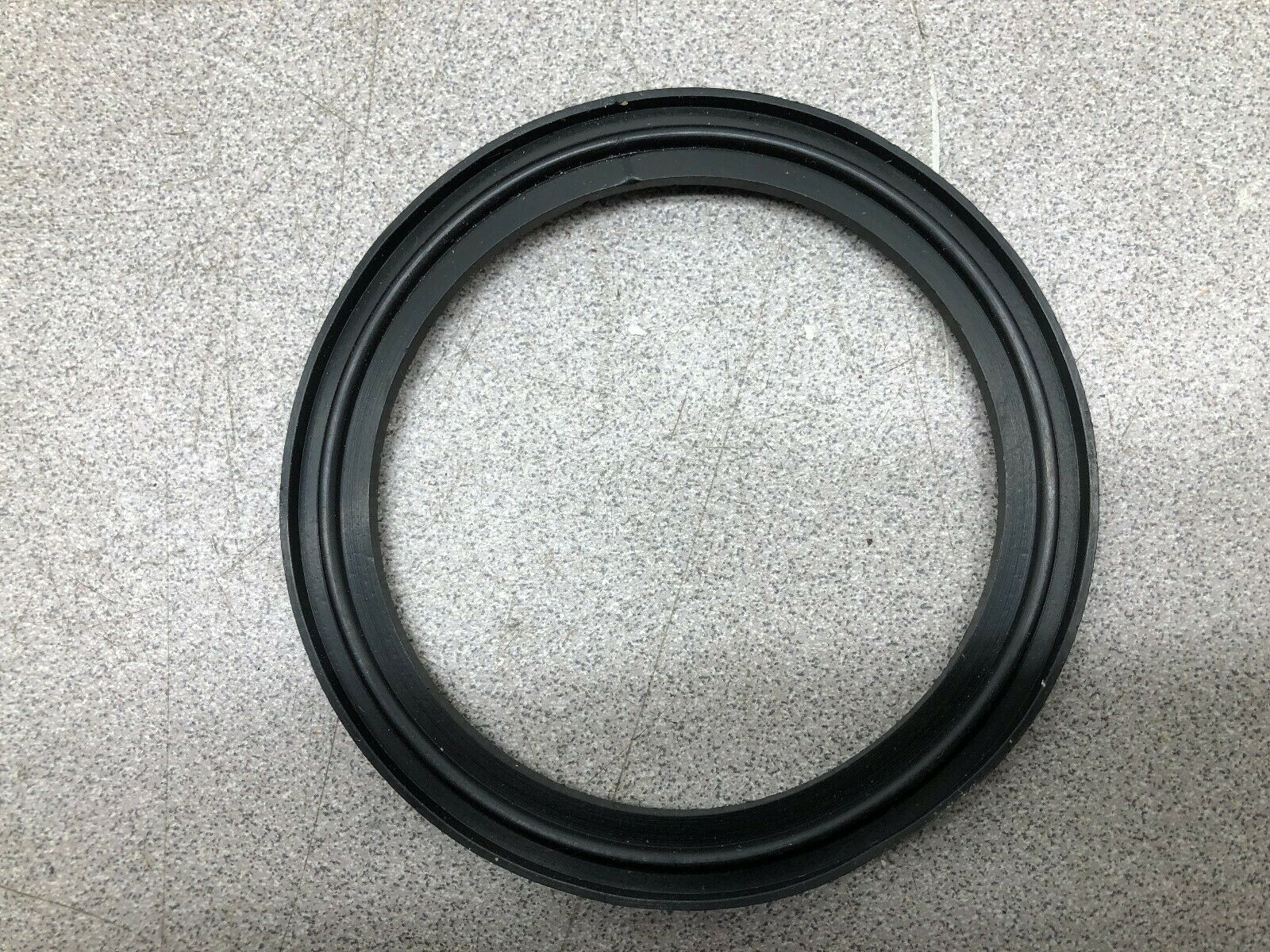 NEW NO BOX KAESTNER (LOT OF 55) GASKET FLANGED CLAMP 40MPF-E-2