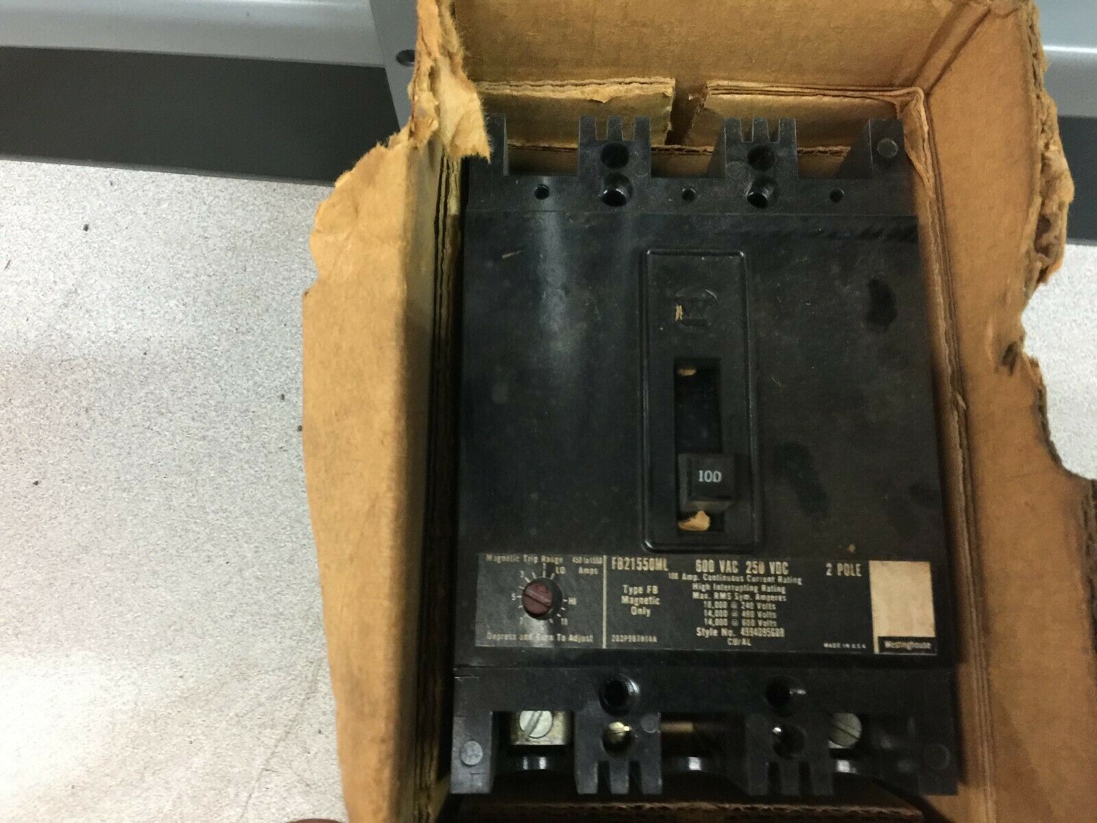 NEW IN BOX WESTINGHOUSE 100AMP 2POLE 600VAC 250VDC BREAKER FB21550ML