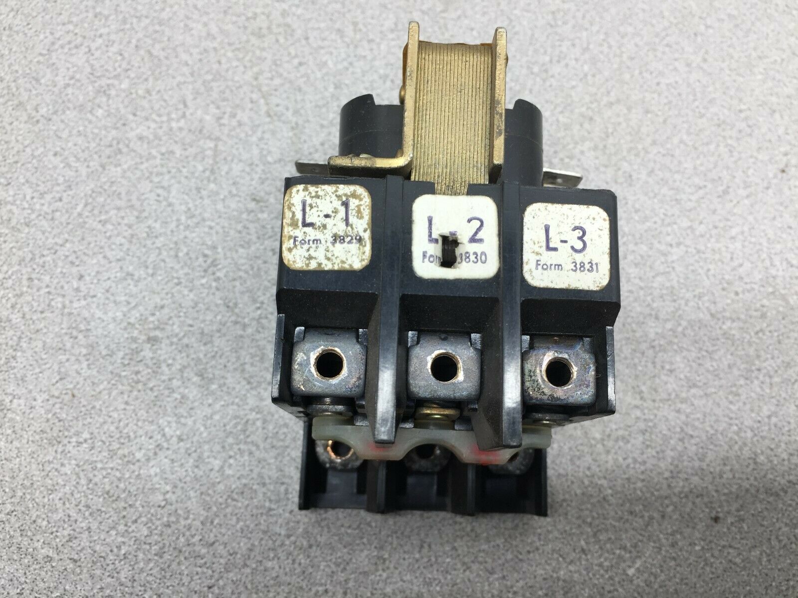 USED A-H&H 3POLE 230VAC COIL RELAY 32223-L-U